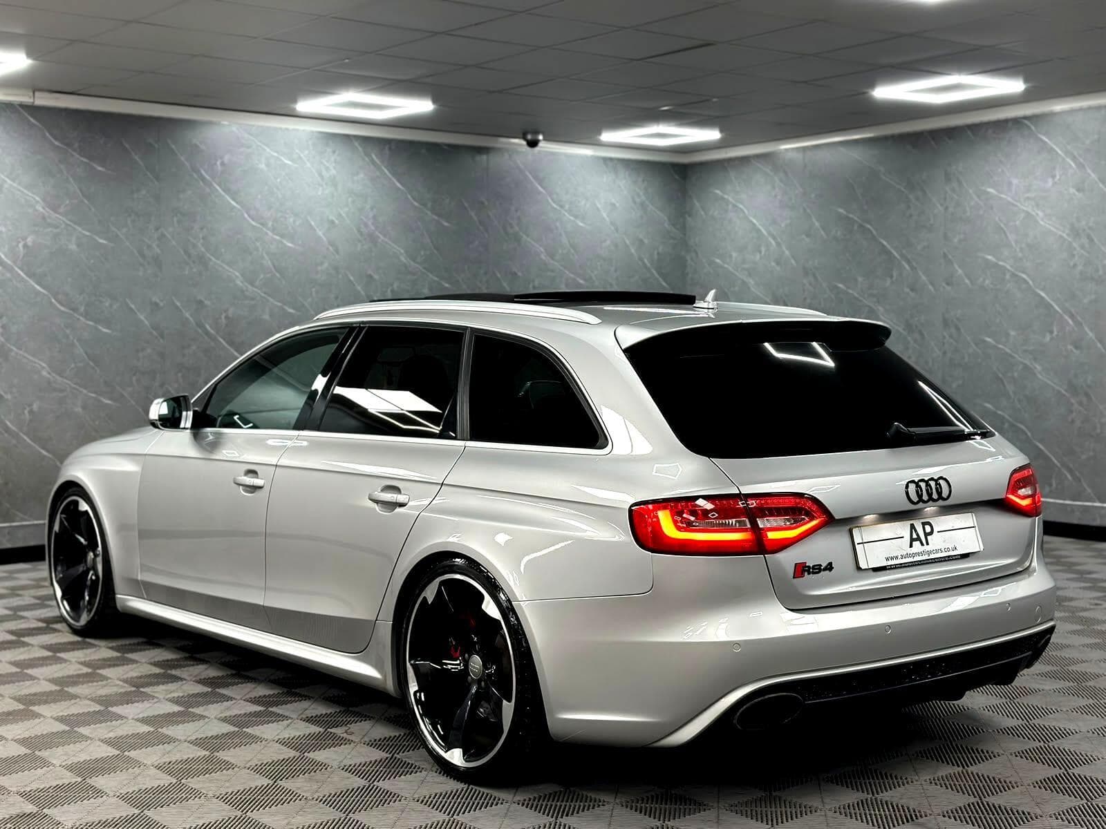 2015 Audi RS4 Avant - Thumbnail 24