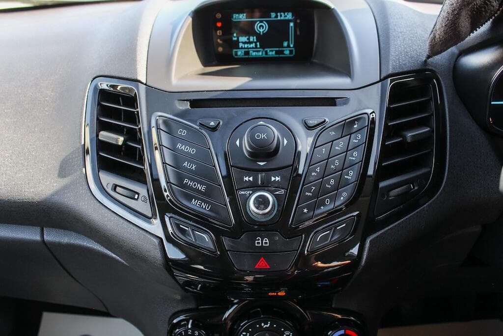 2014 Ford Fiesta - Thumbnail 34