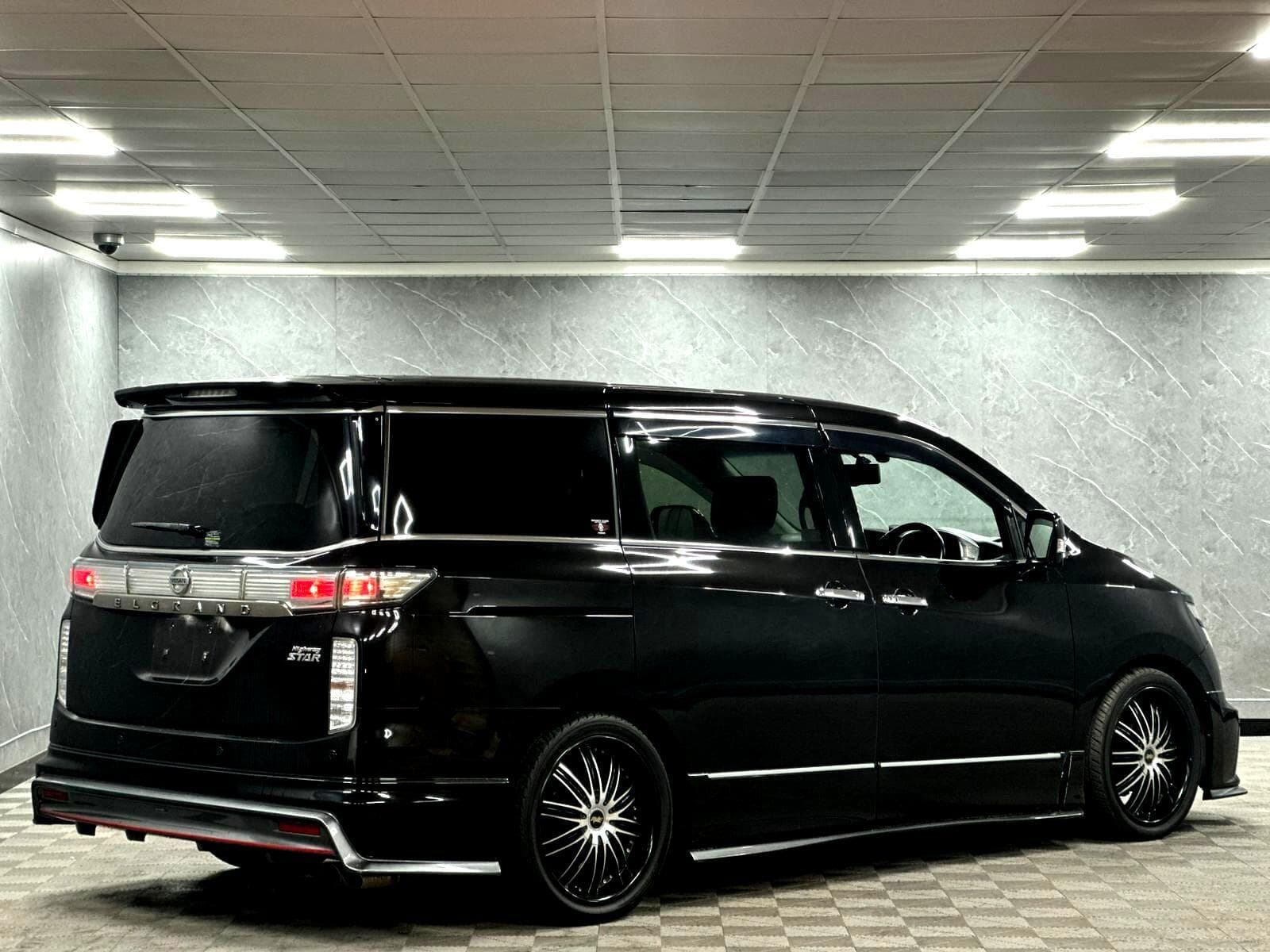 2015 Nissan Elgrand - Thumbnail 23