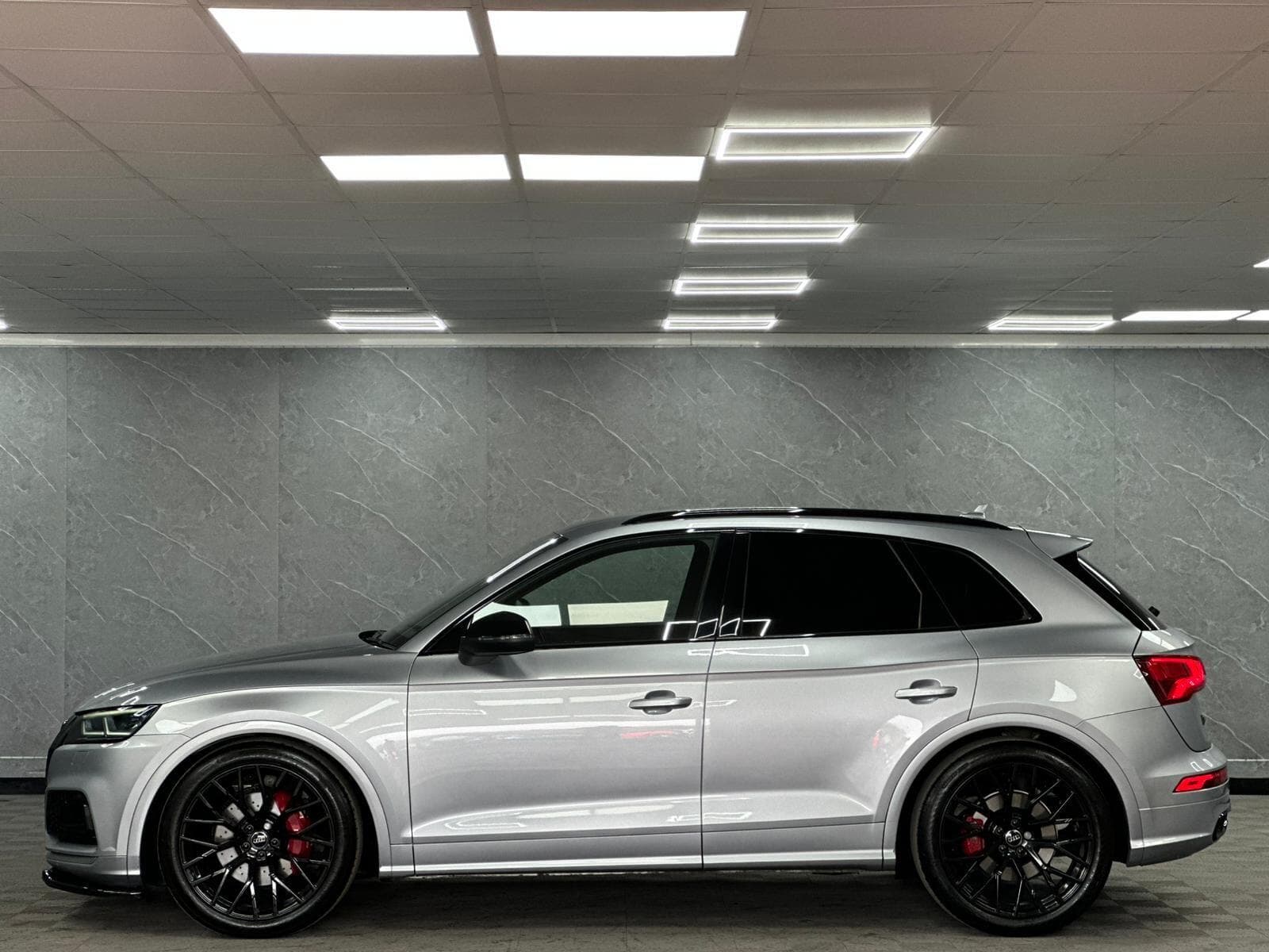 2017 Audi SQ5 - Thumbnail 31