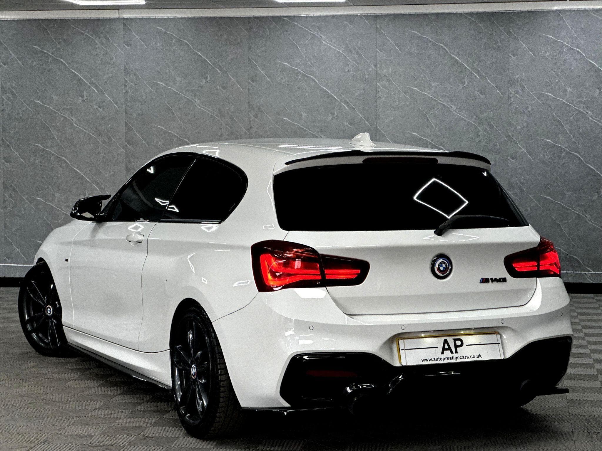 2018 BMW 1 Series - Thumbnail 14