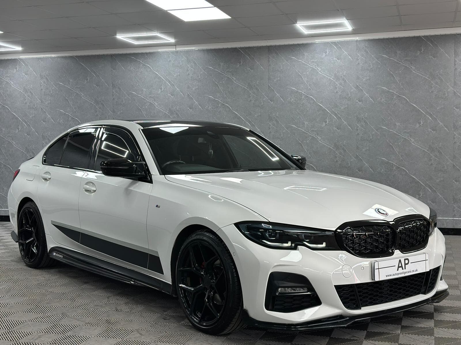 2020 BMW 3 Series - Thumbnail 19