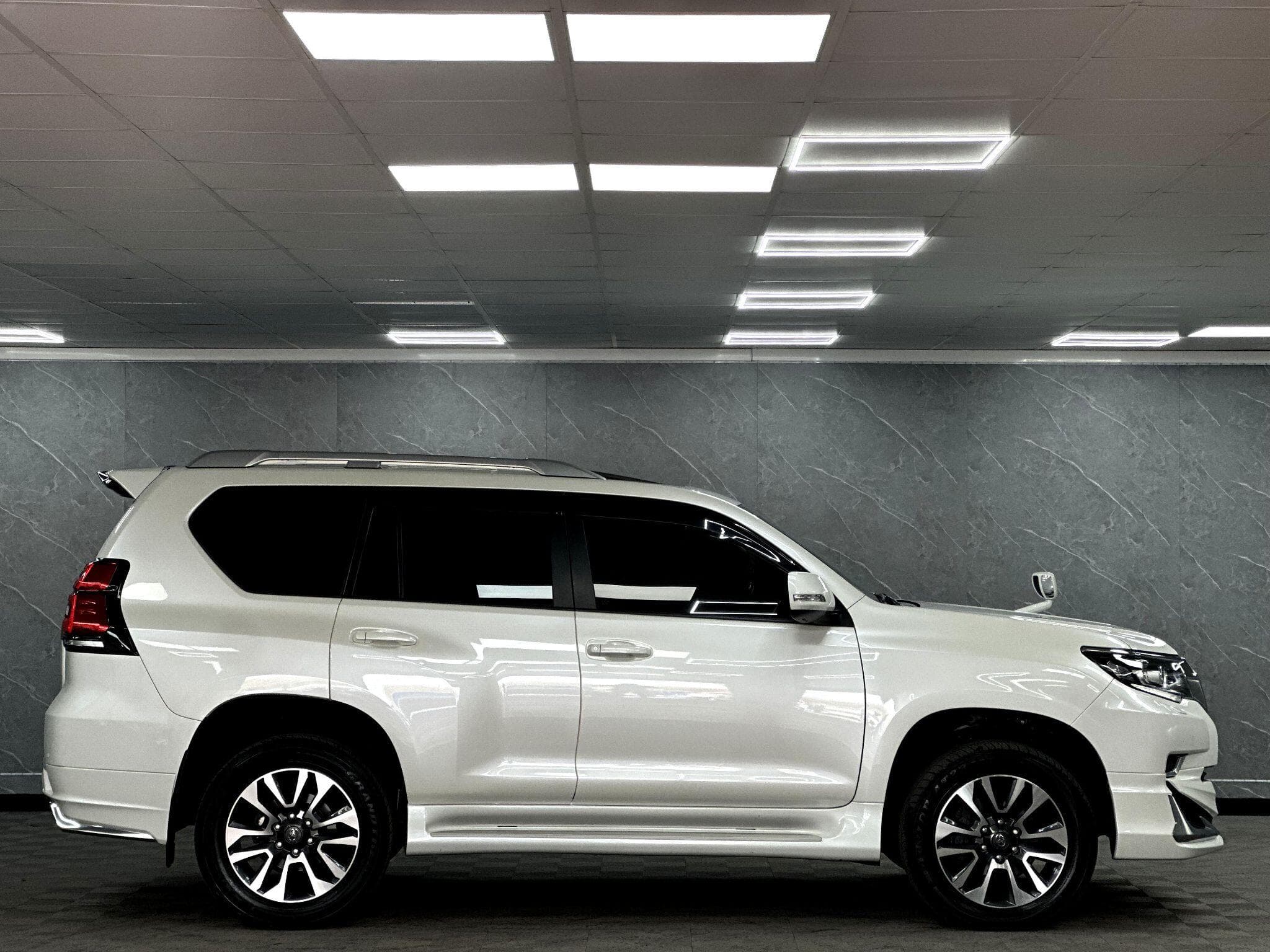 2022 Toyota Land Cruiser - Thumbnail 16