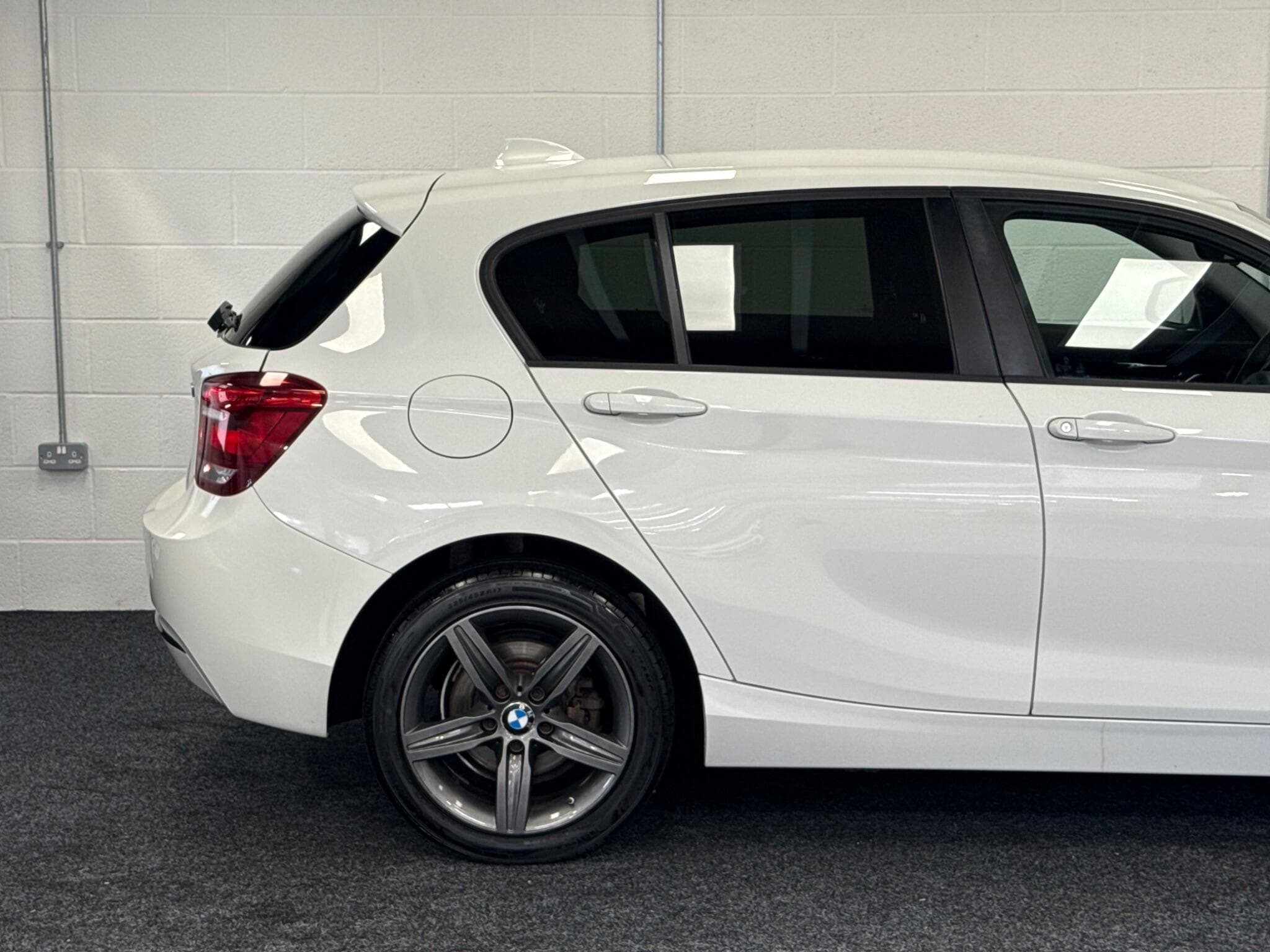 2014 BMW 1 Series - Thumbnail 25