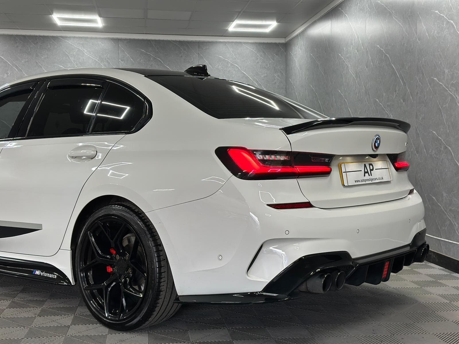 2020 BMW 3 Series - Thumbnail 24