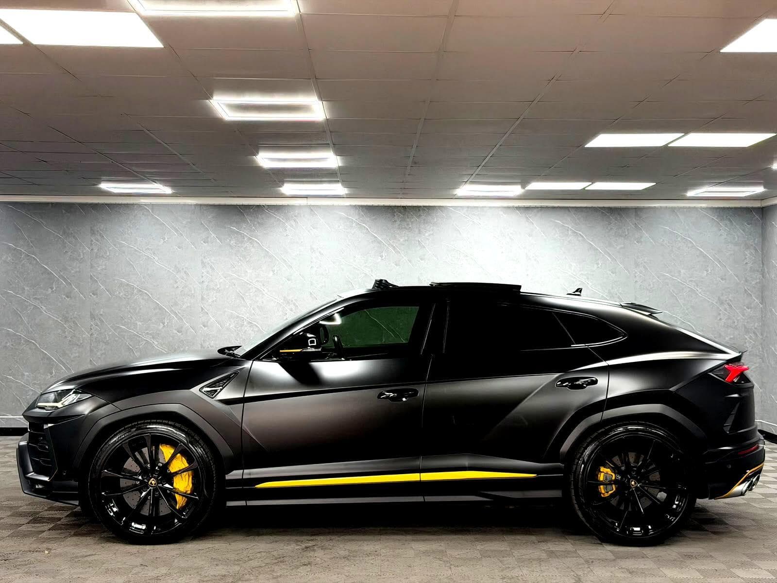 2022 Lamborghini Urus - Thumbnail 12