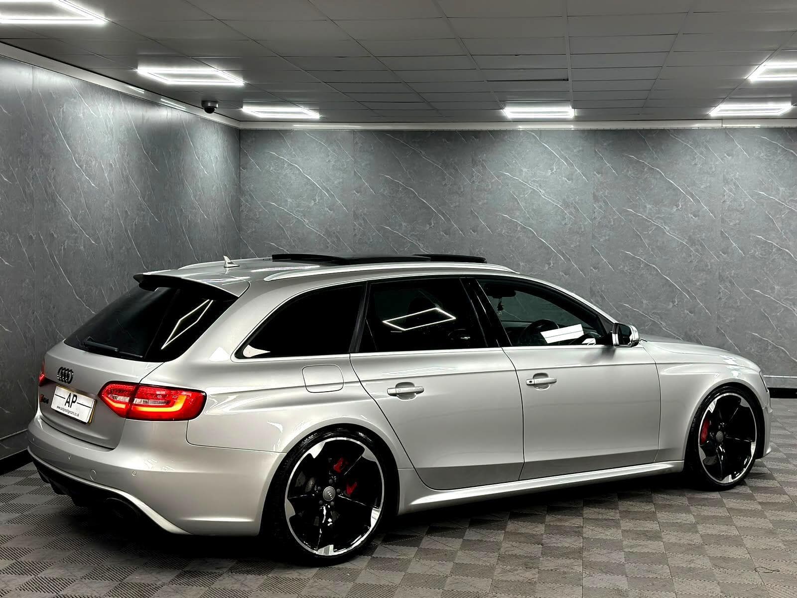 2015 Audi RS4 Avant - Thumbnail 29