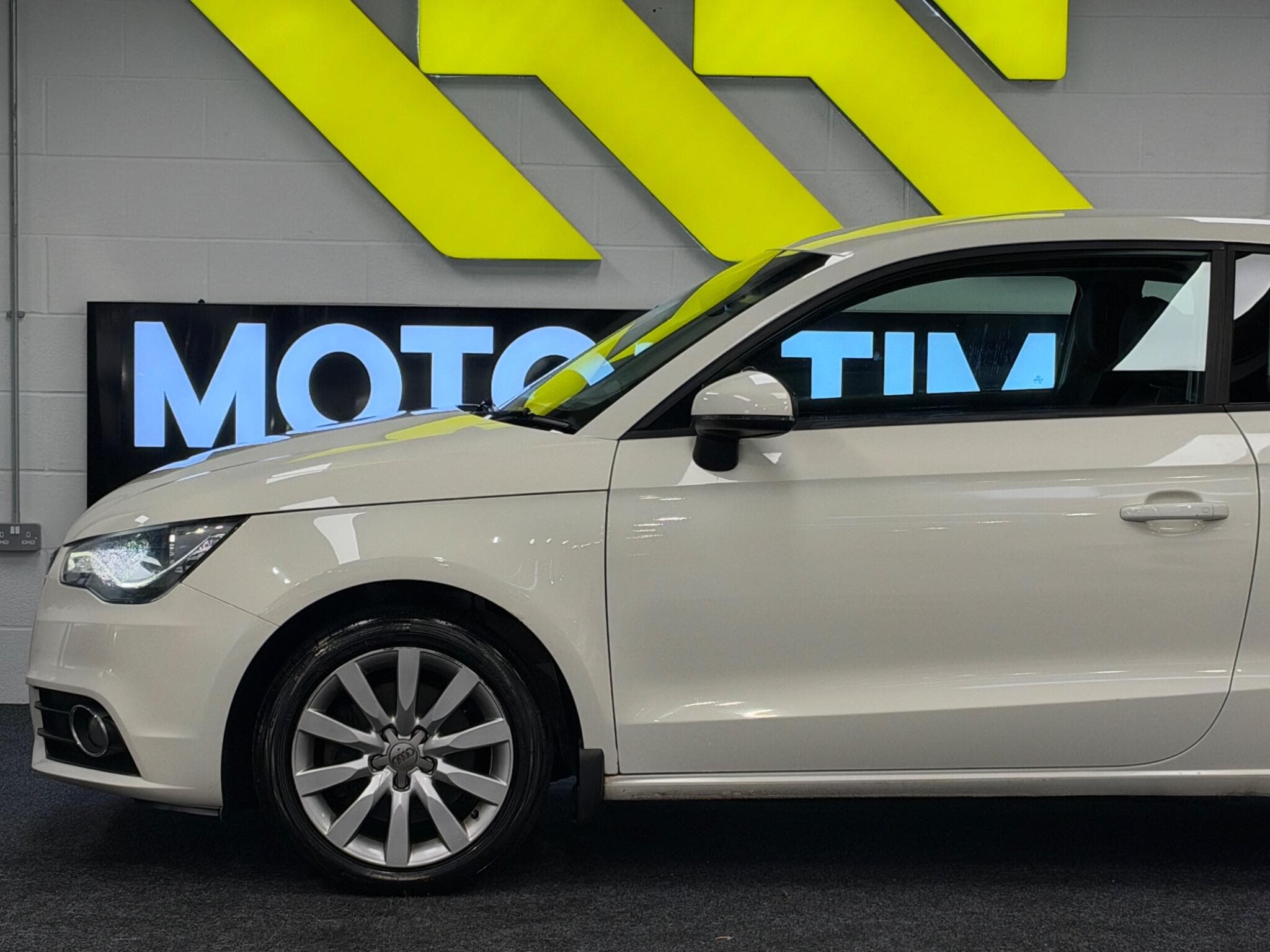 2011 Audi A1 - Thumbnail 6