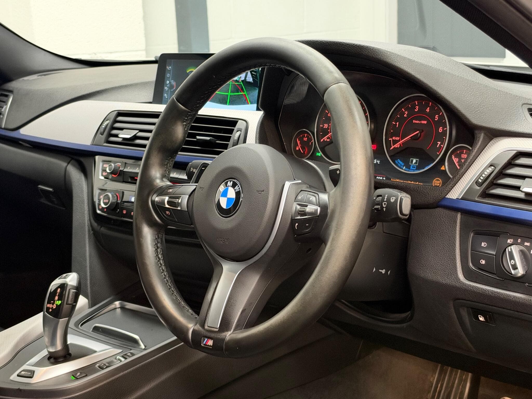 2017 BMW 3 Series - Thumbnail 37
