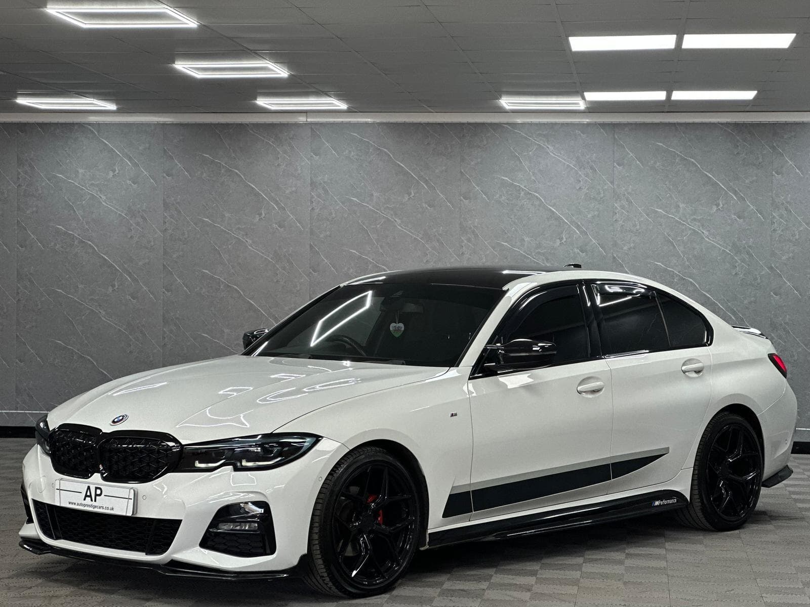 2020 BMW 3 Series - Thumbnail 28