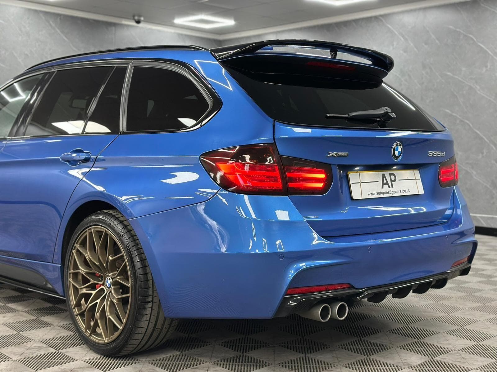 2015 BMW 3 Series - Thumbnail 10