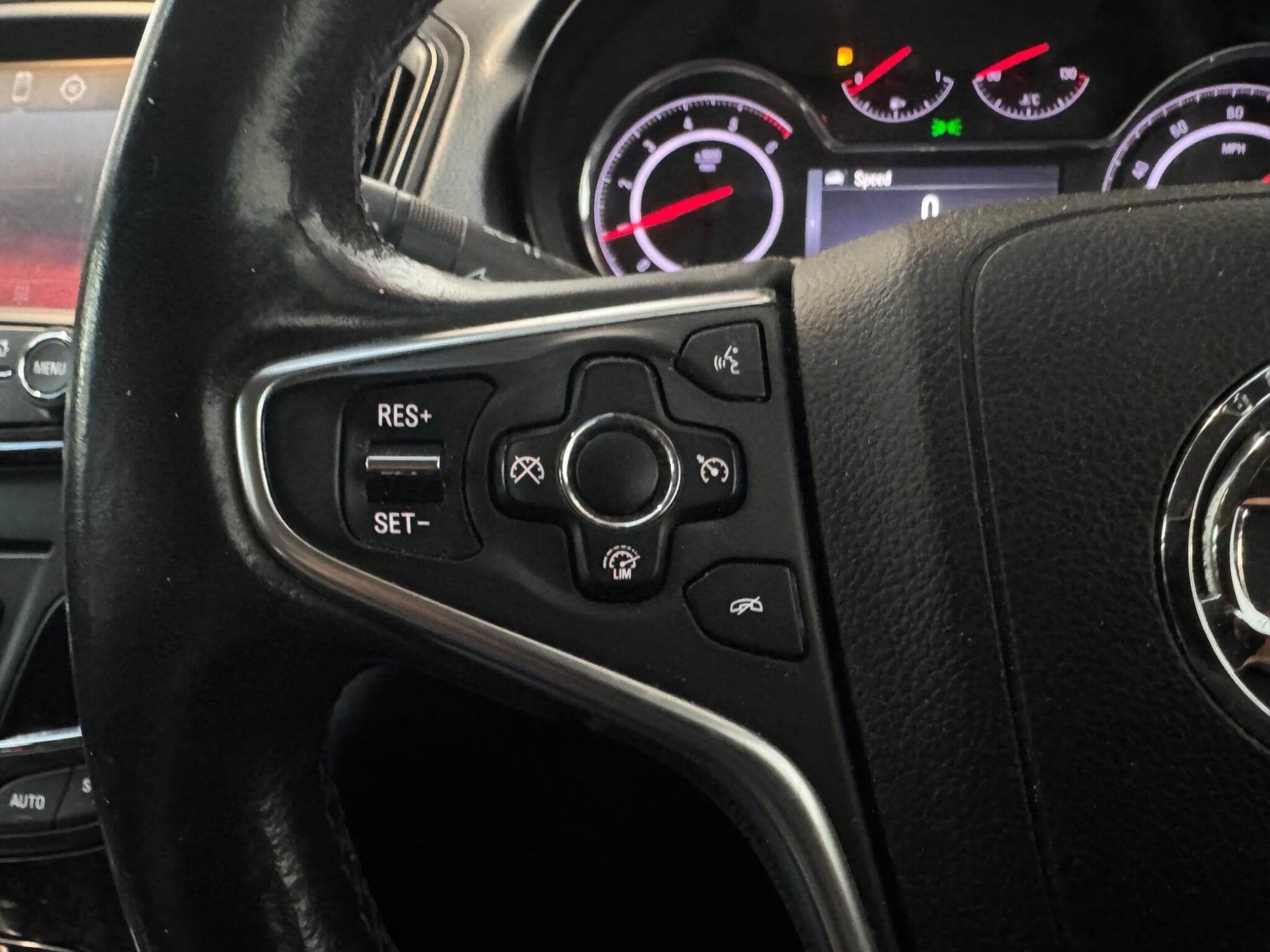 2015 Vauxhall Insignia - Thumbnail 18