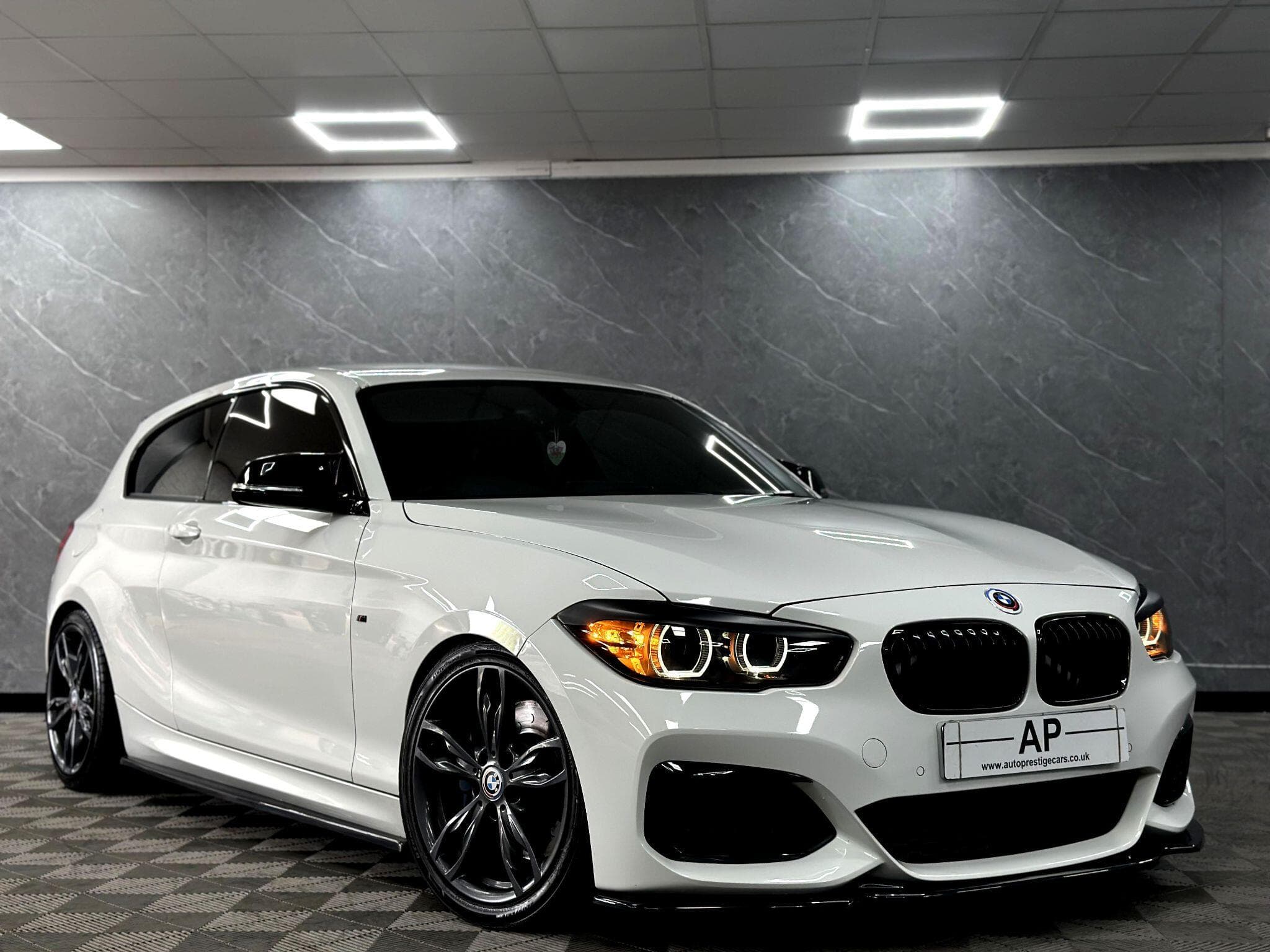2018 BMW 1 Series - Thumbnail 27