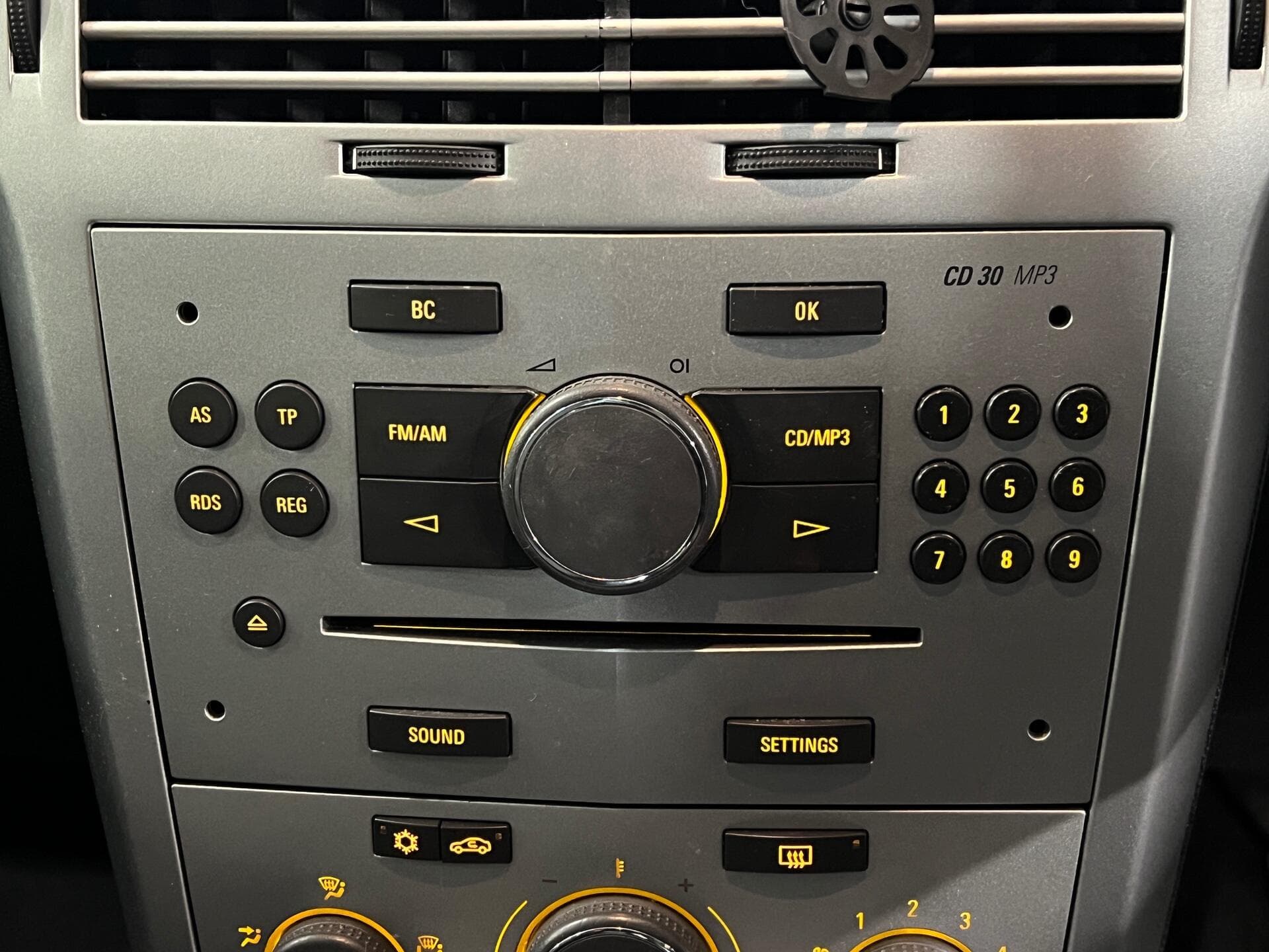2009 Vauxhall Astra - Thumbnail 32