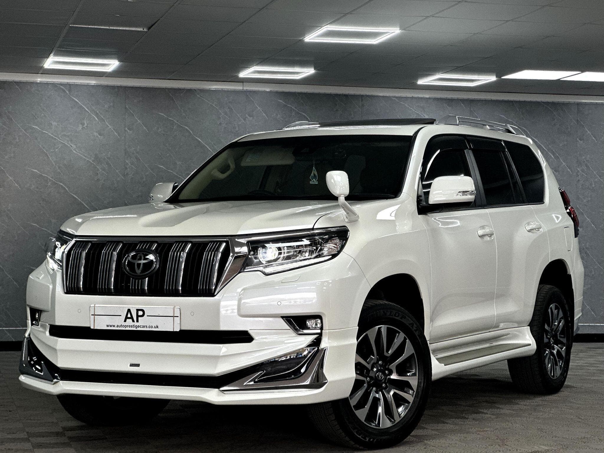 2022 Toyota Land Cruiser - Thumbnail 3