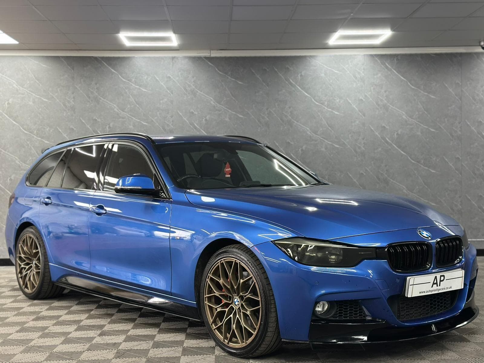 2015 BMW 3 Series - Thumbnail 27