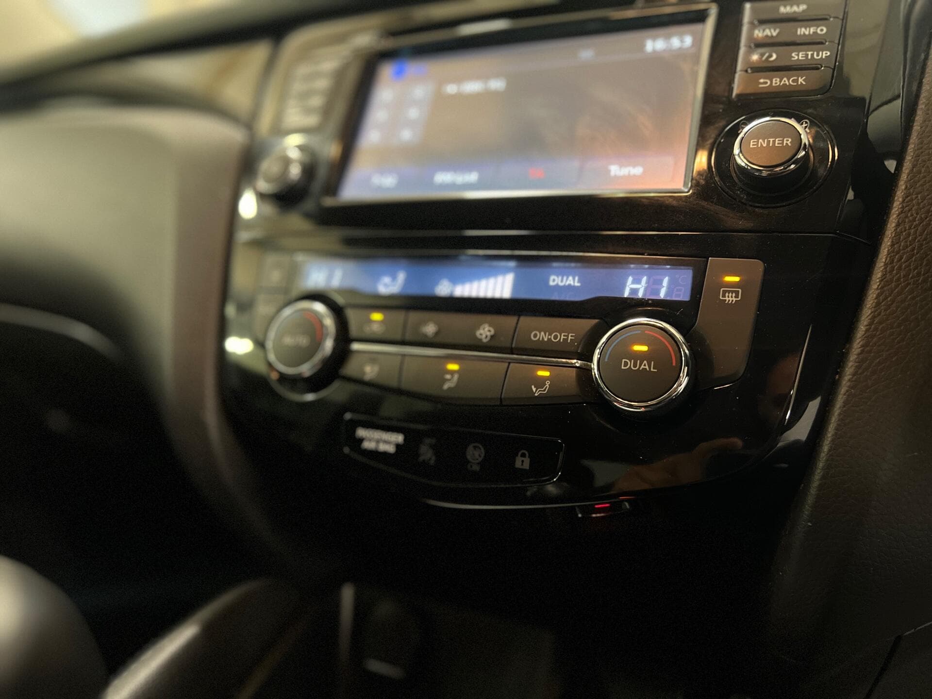 2015 Nissan Qashqai - Thumbnail 39