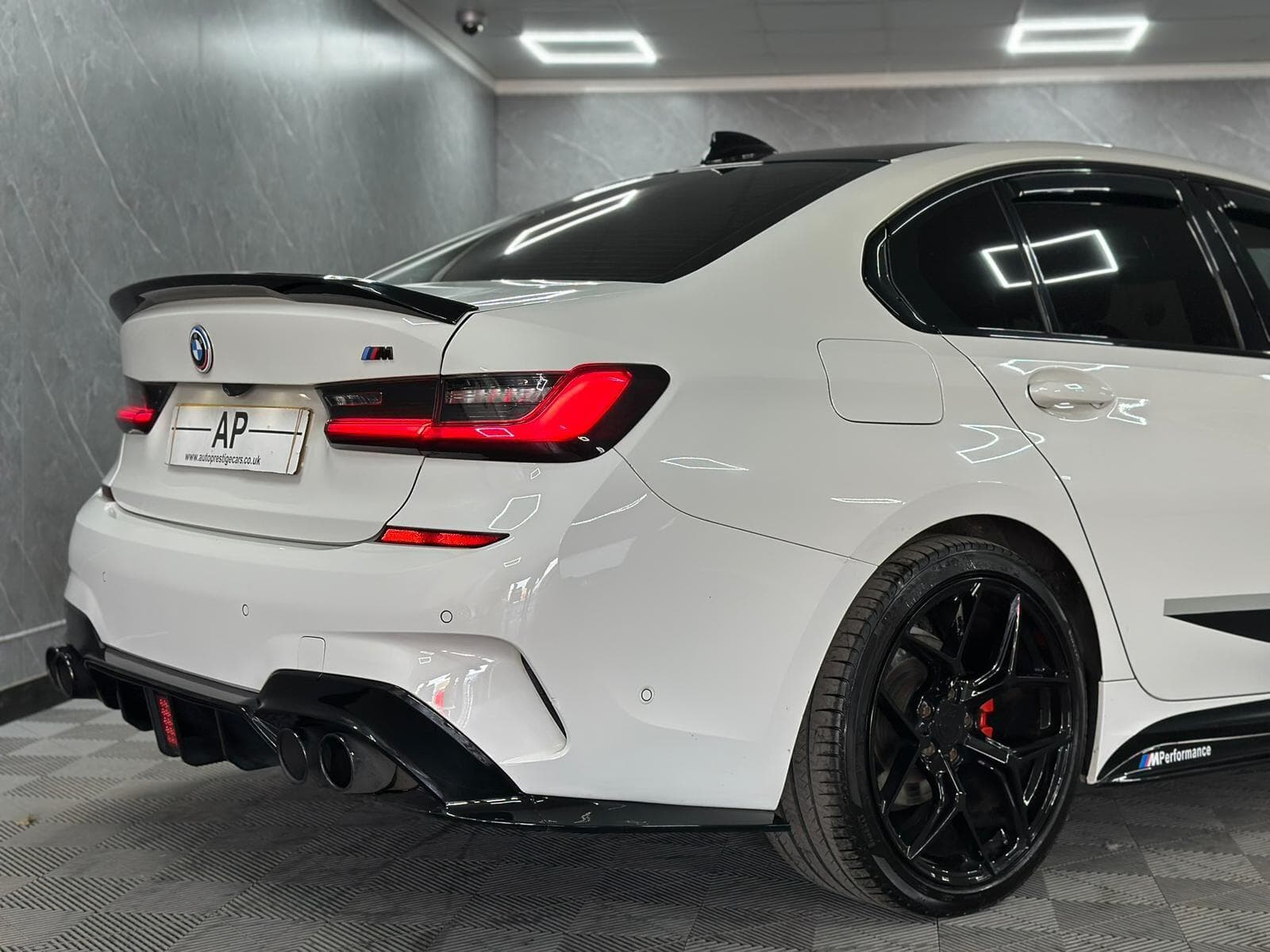 2020 BMW 3 Series - Thumbnail 38