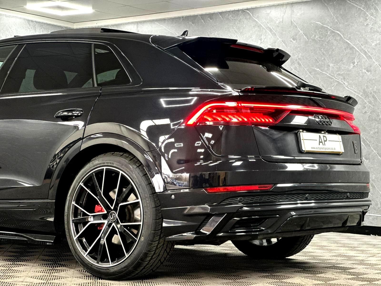 2019 Audi Q8 - Thumbnail 35