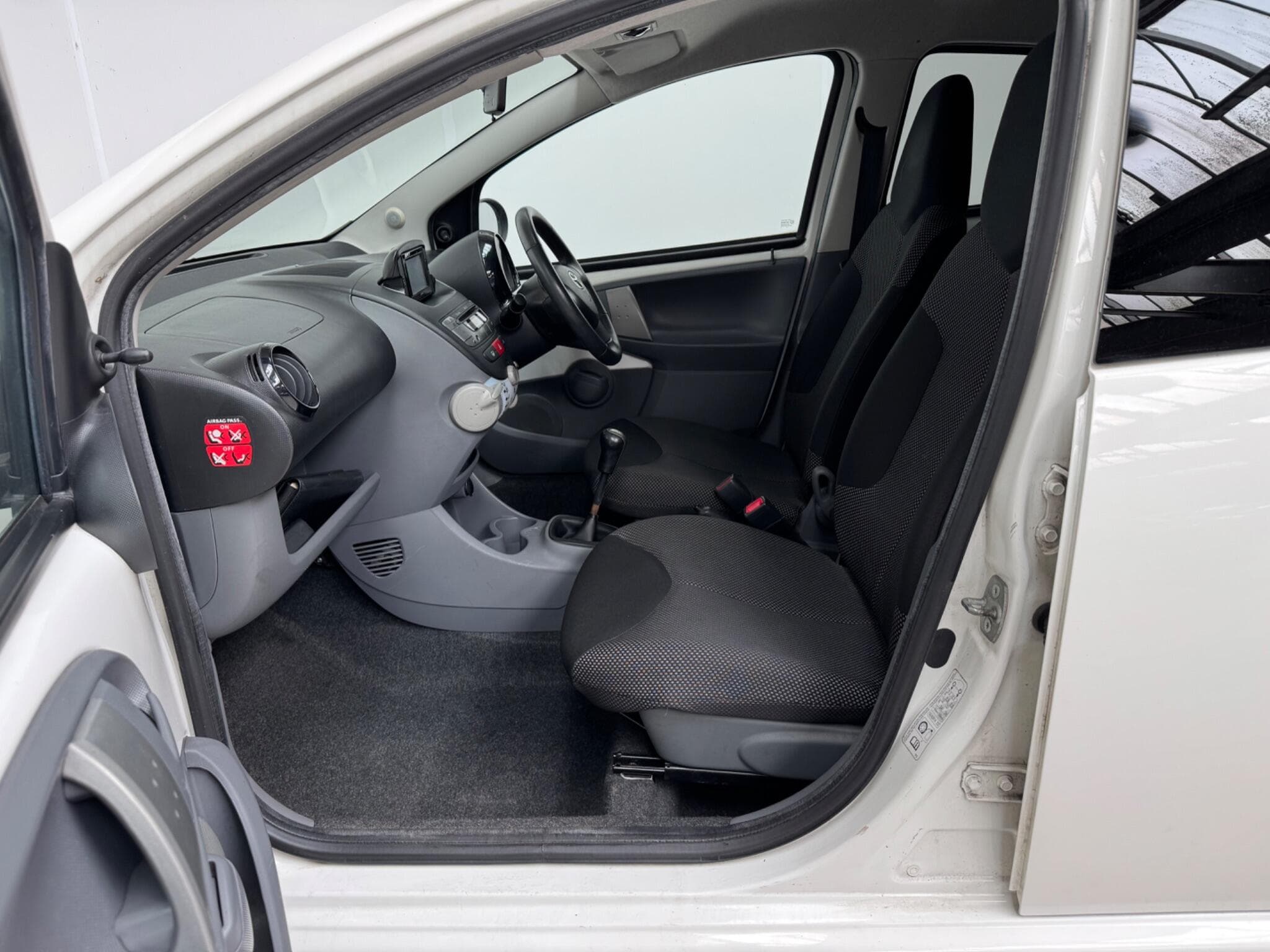 2011 Toyota AYGO - Thumbnail 9