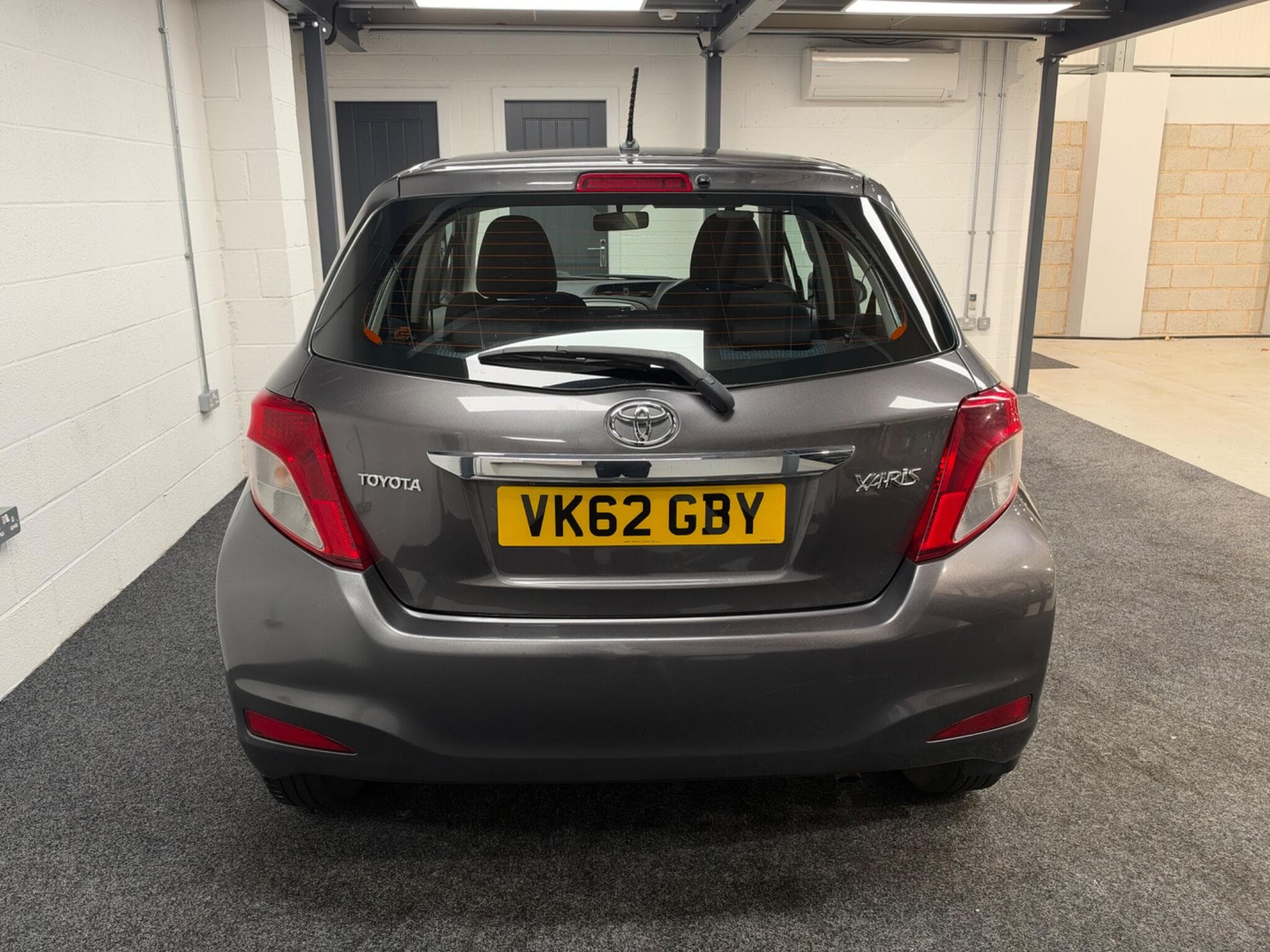 2012 Toyota Yaris - Thumbnail 10