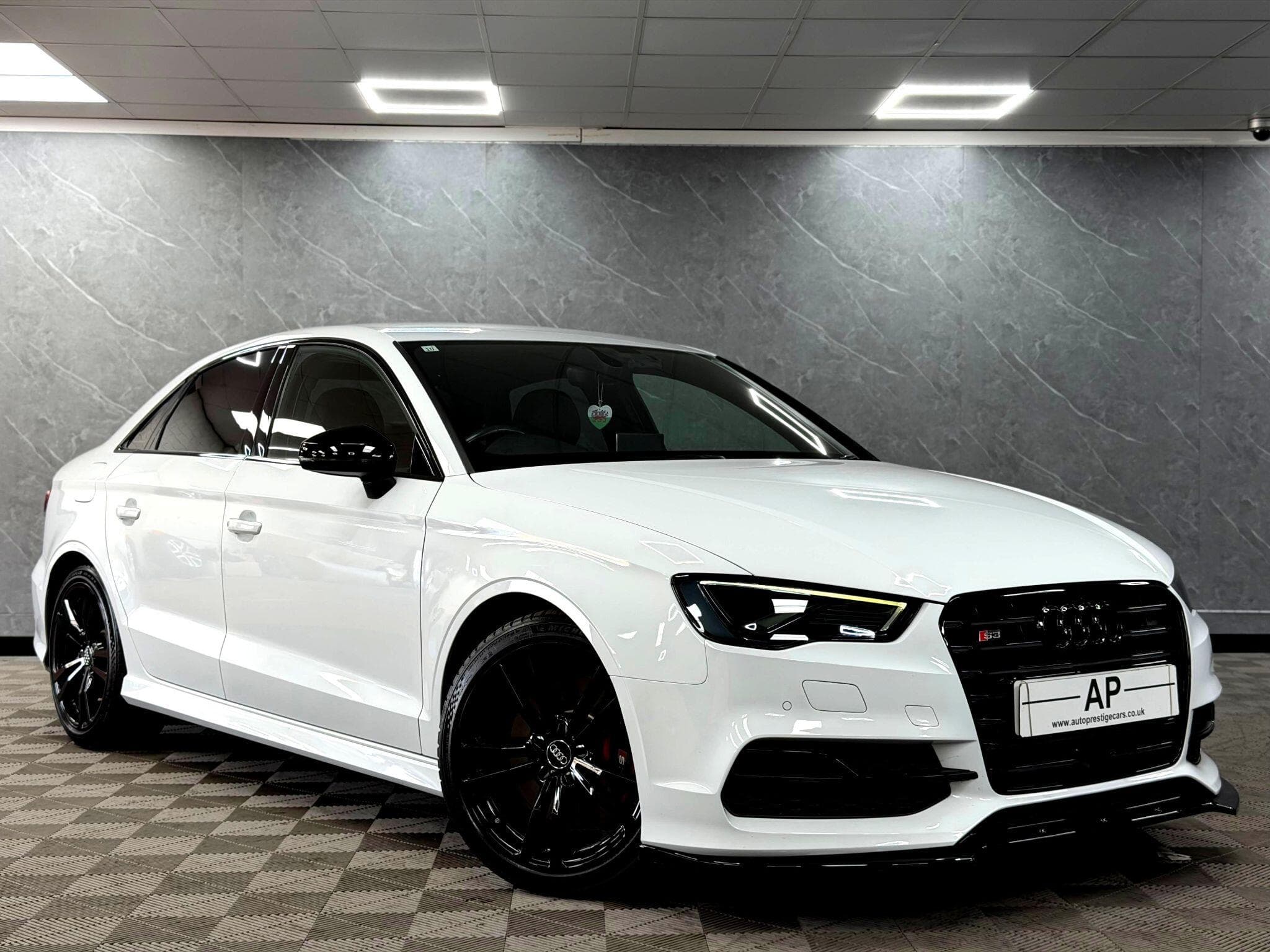 2015 Audi S3 - Thumbnail 2