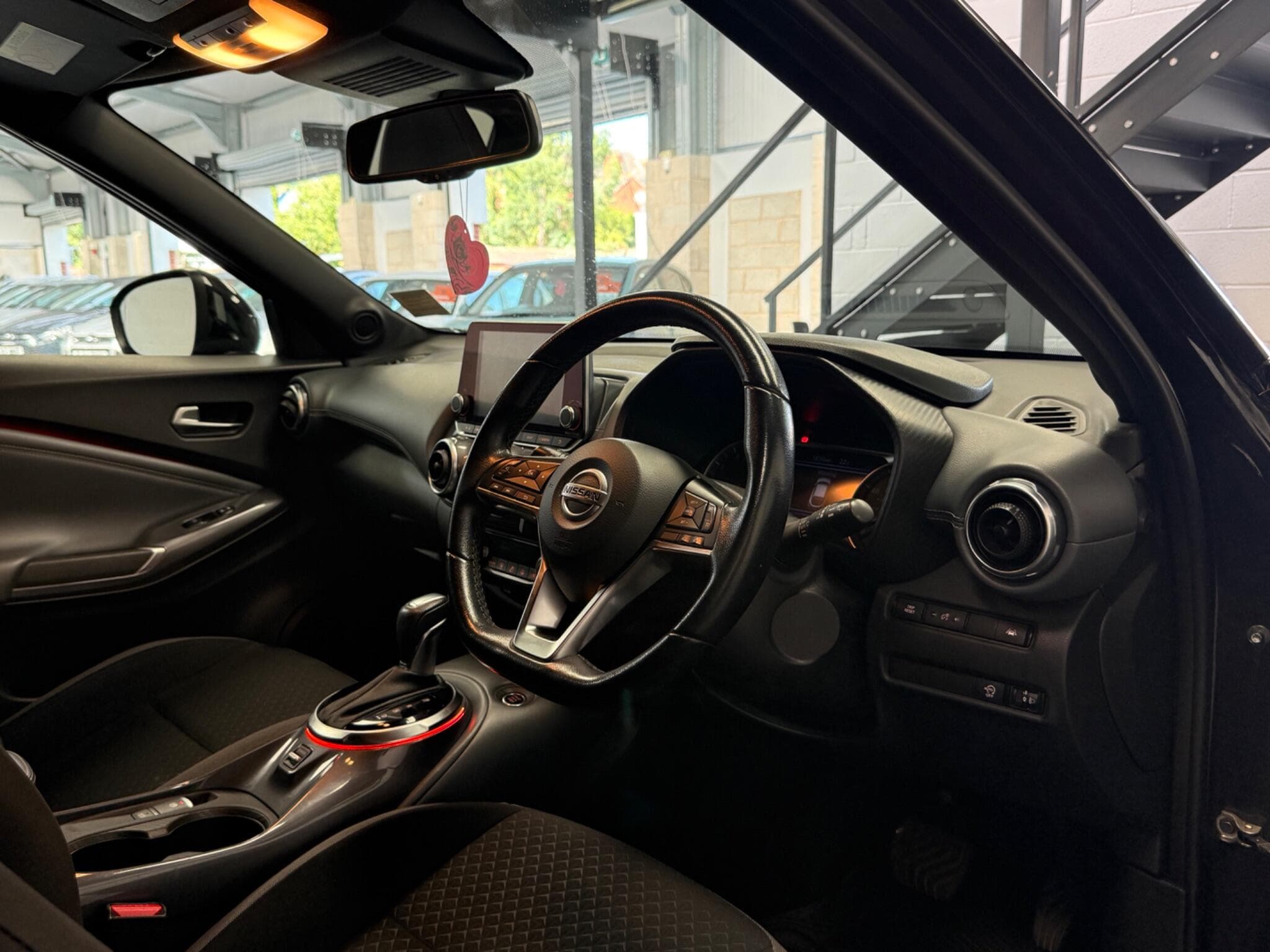 2020 Nissan Juke - Thumbnail 16