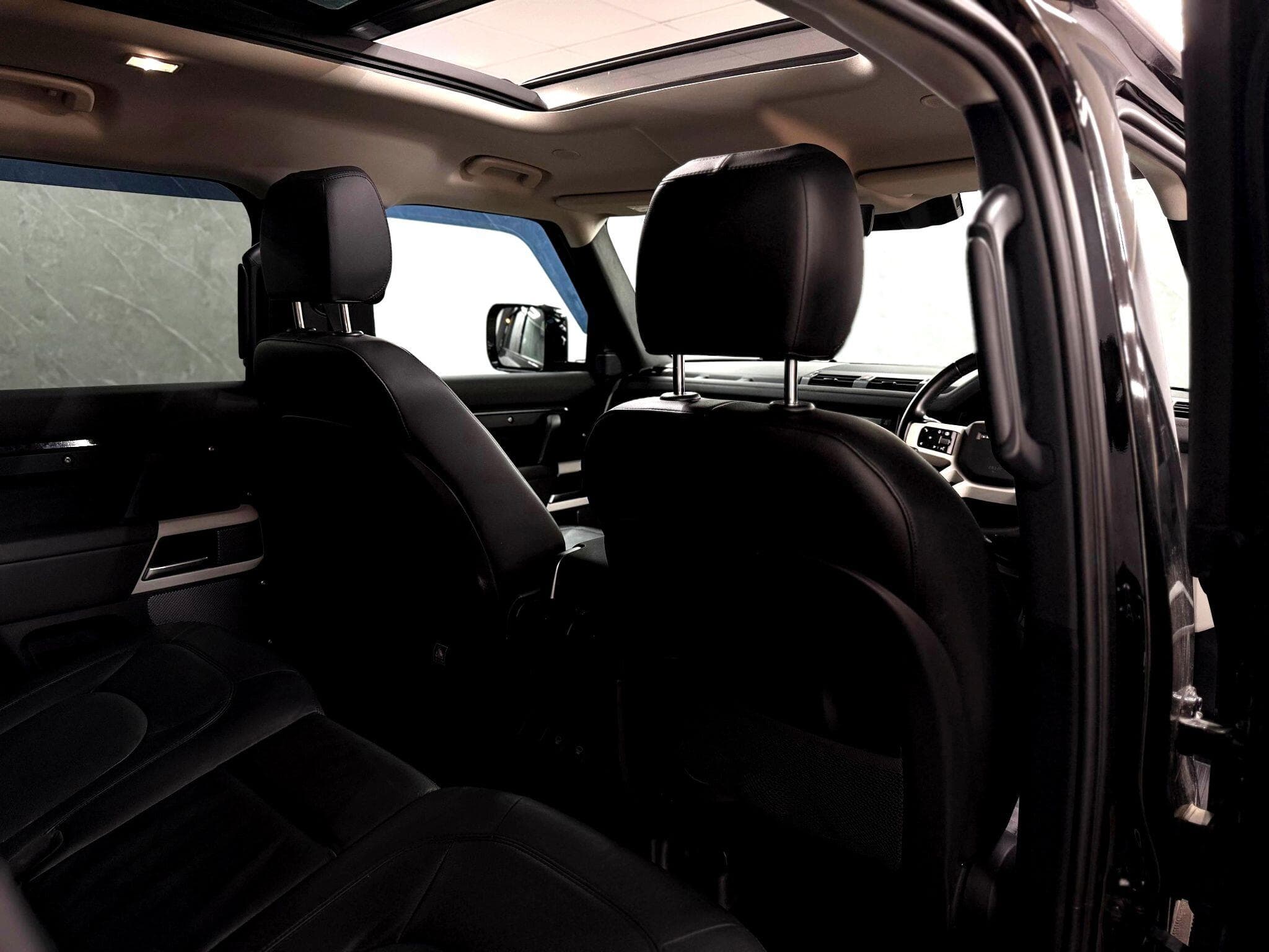 2024 Land Rover Defender 110 - Thumbnail 48