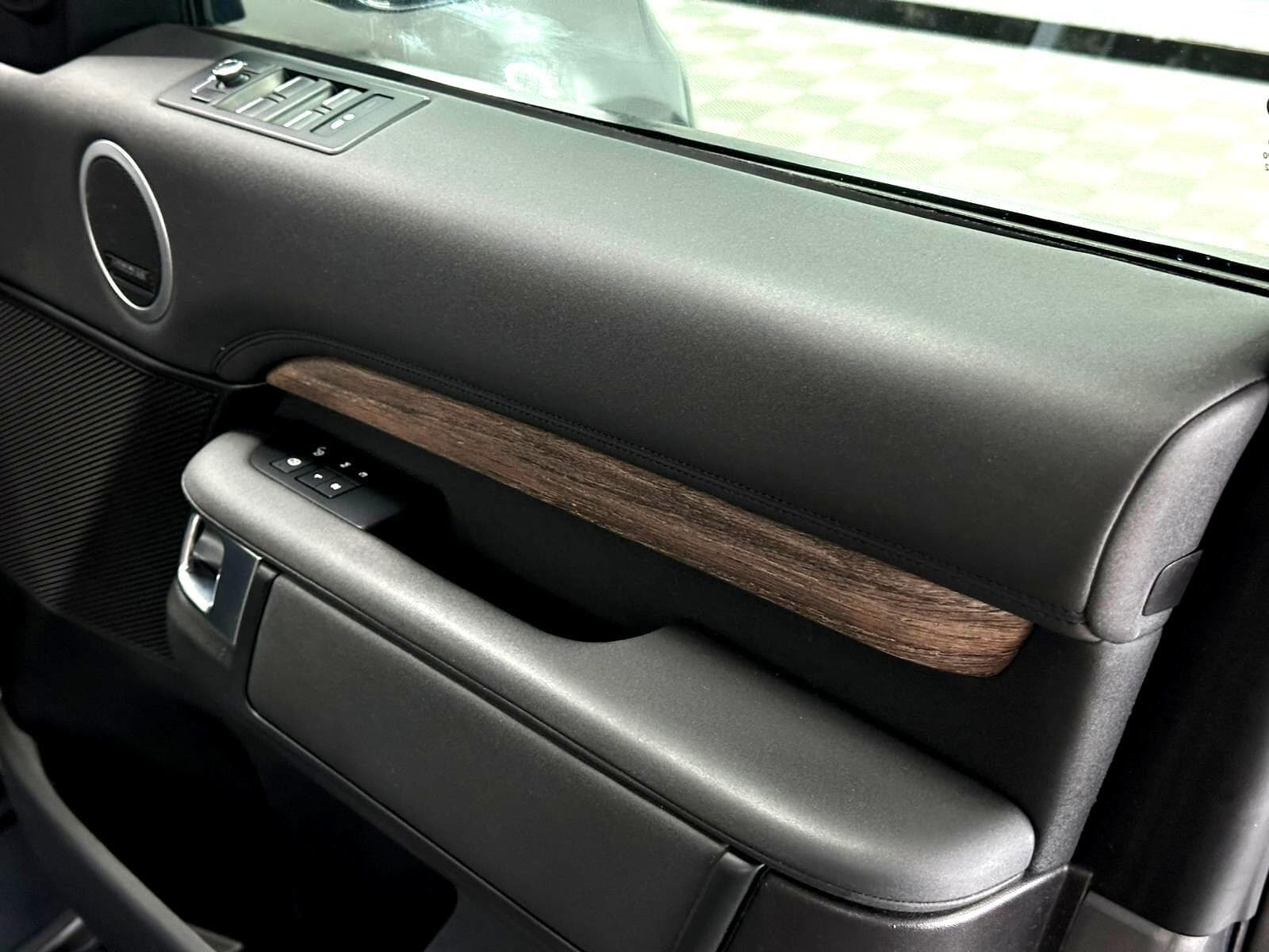 2017 Land Rover Discovery - Thumbnail 45