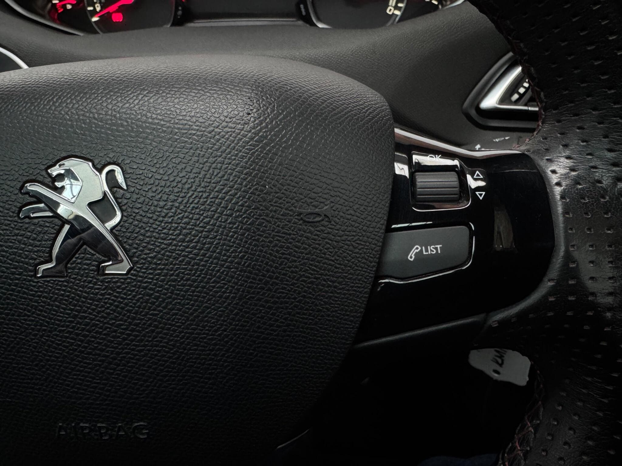 2018 Peugeot 308 - Thumbnail 20