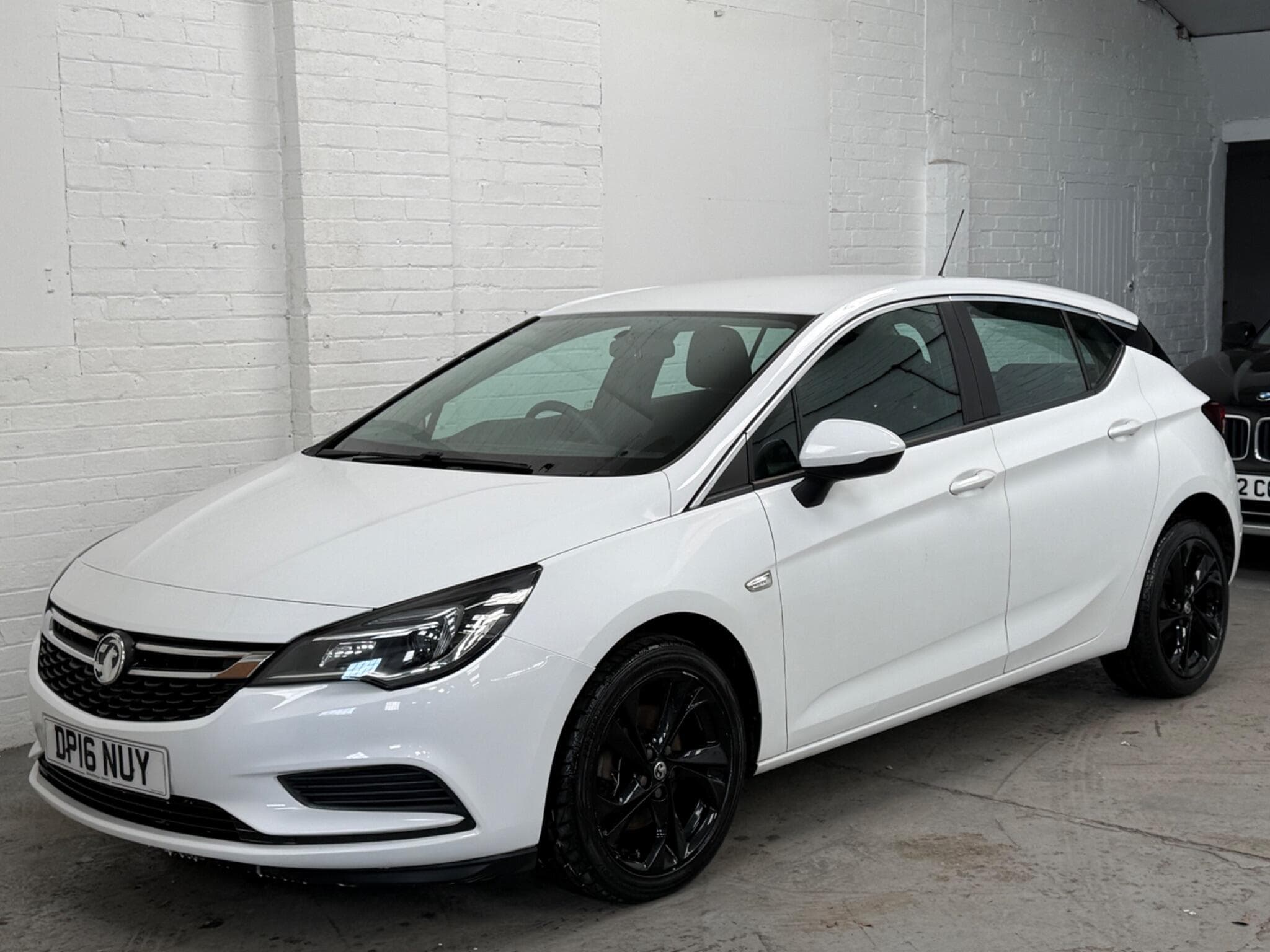 2016 Vauxhall Astra - Thumbnail 11