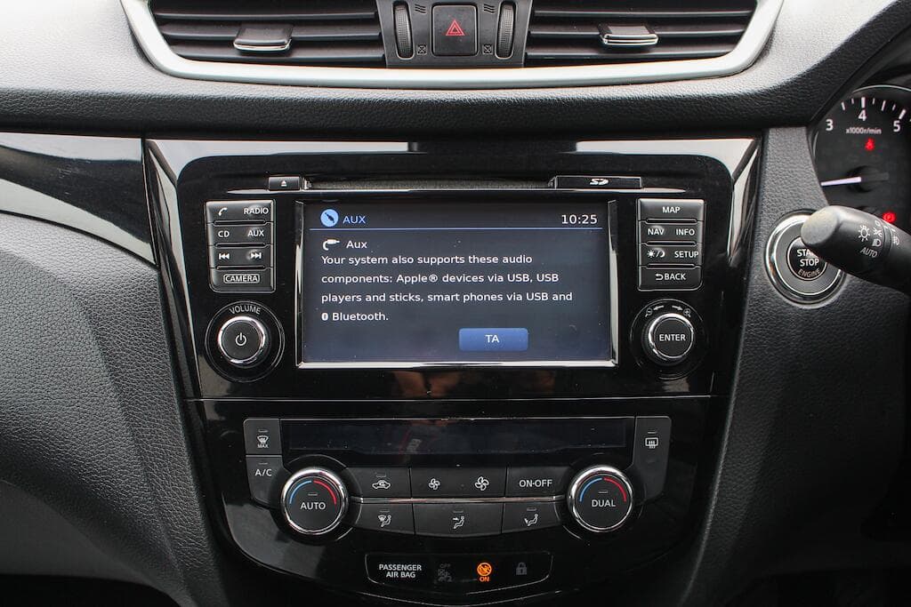 2015 Nissan Qashqai - Thumbnail 38