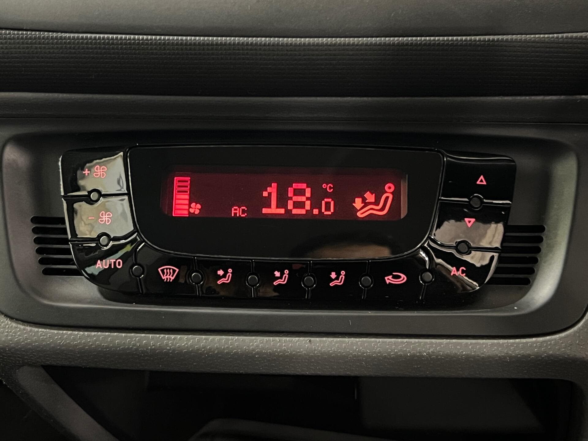 2011 SEAT Ibiza - Thumbnail 24