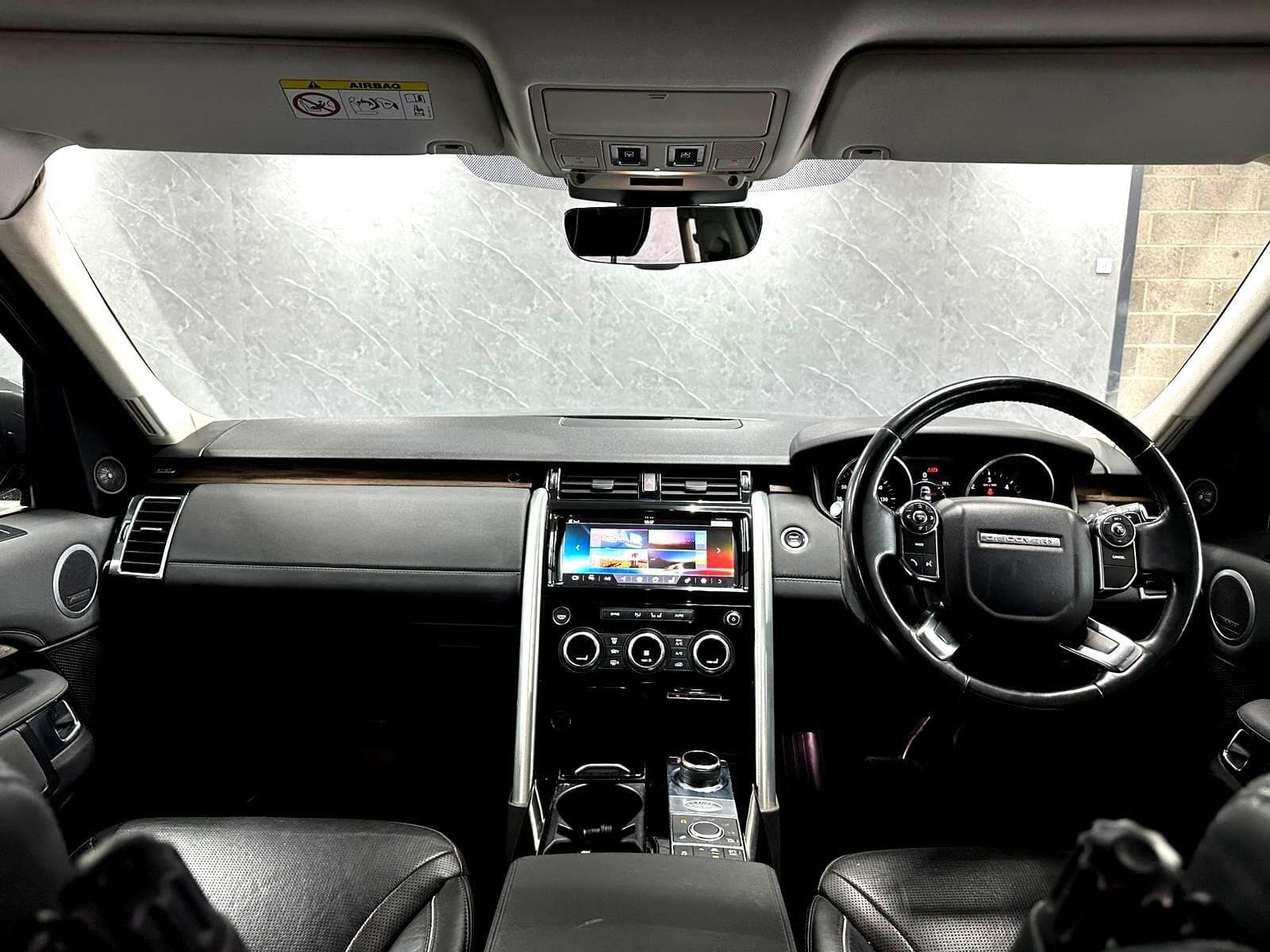 2017 Land Rover Discovery - Thumbnail 31