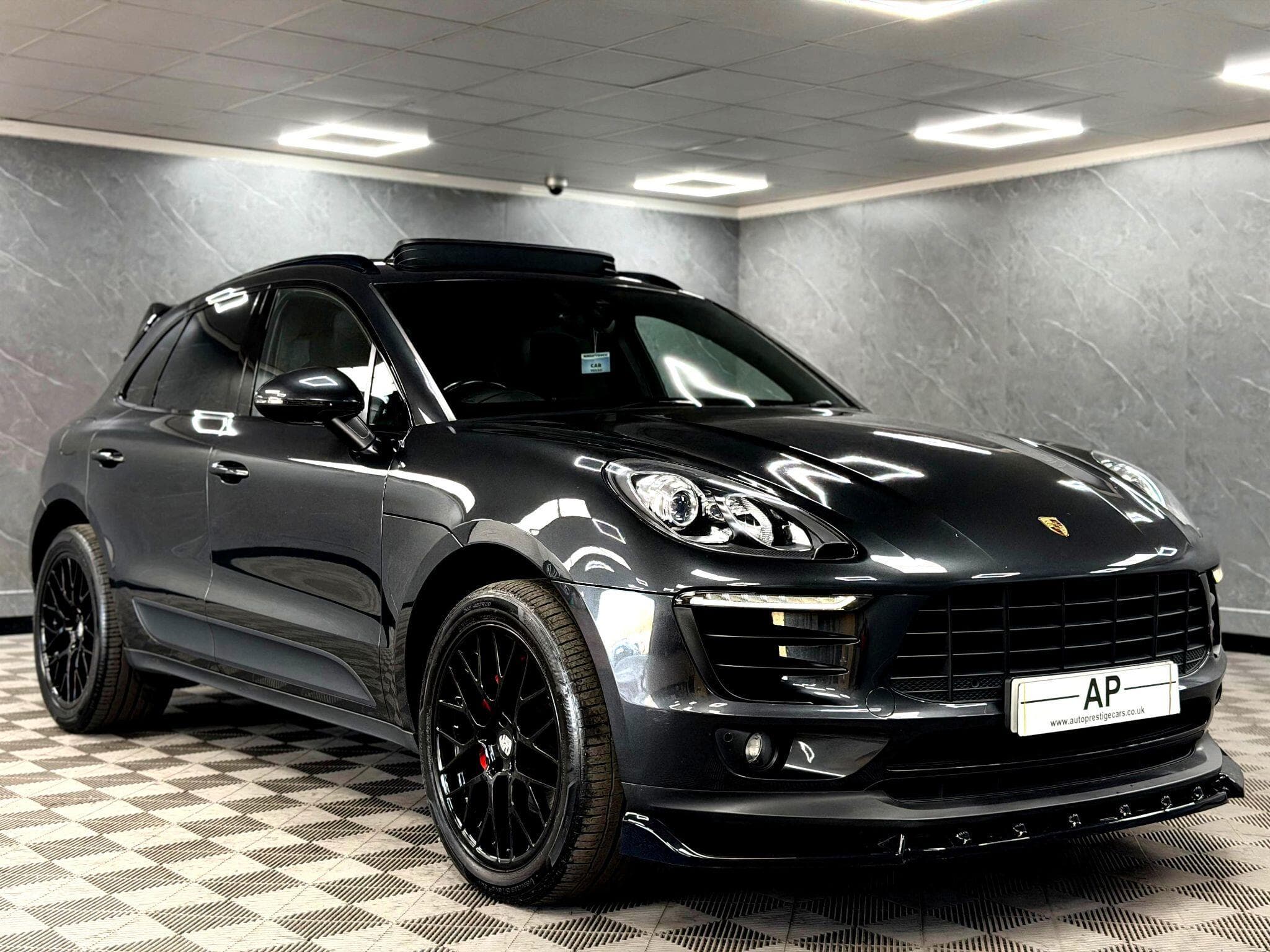 2016 Porsche Macan - Thumbnail 24