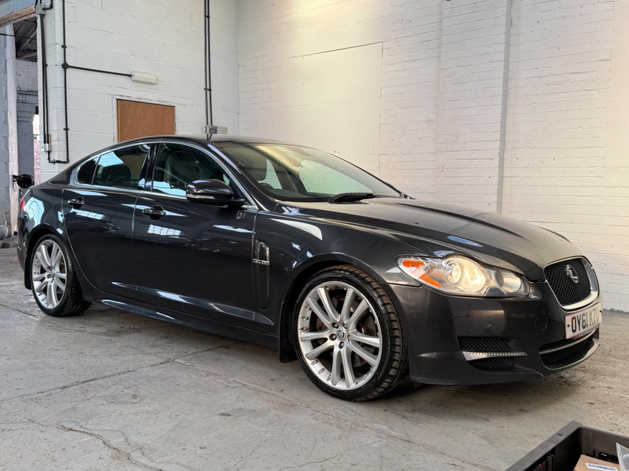 2011 Jaguar XF - Main