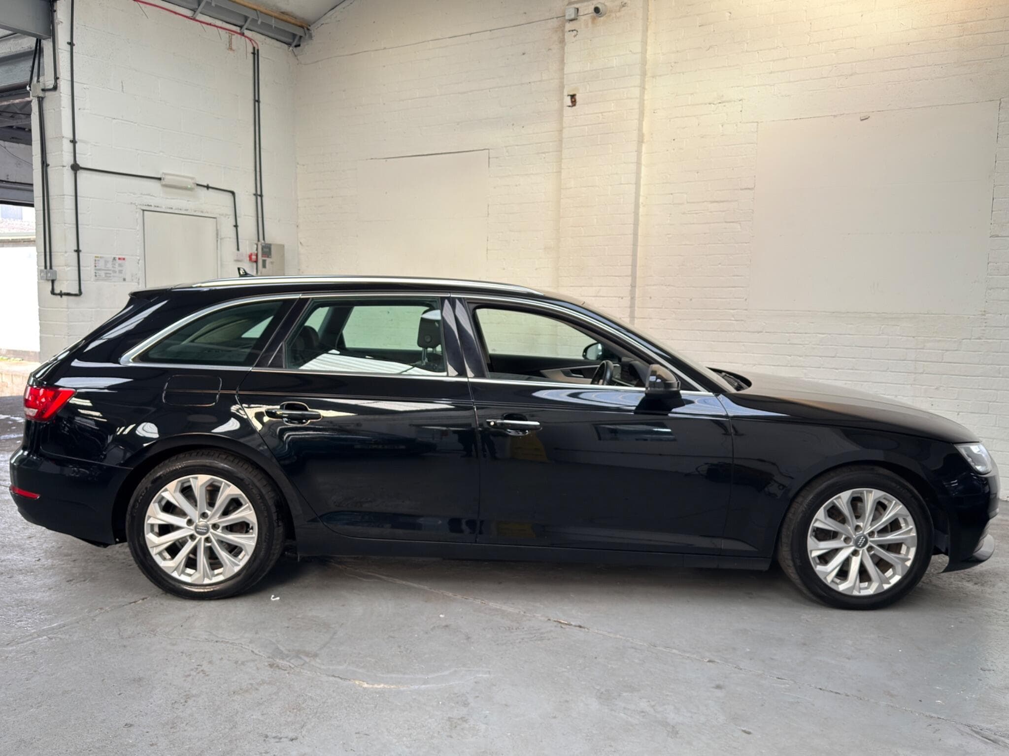 2016 Audi A4 Avant - Thumbnail 7