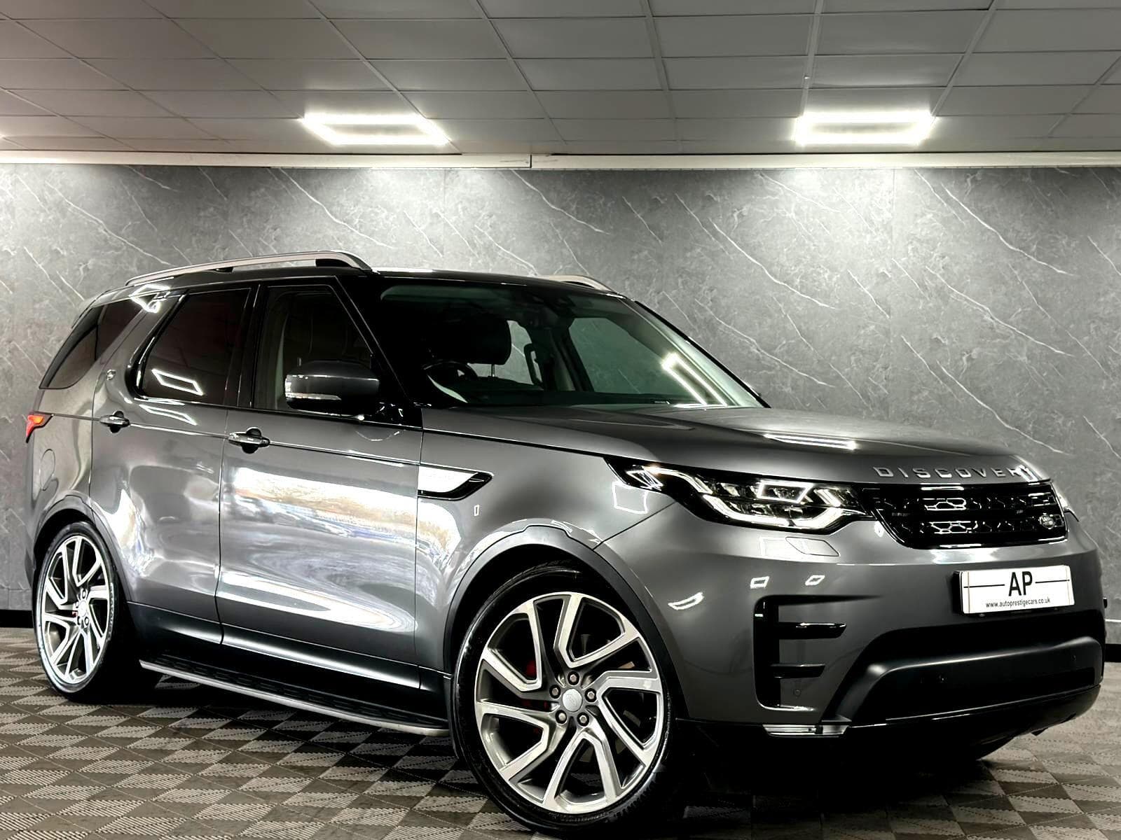 2017 Land Rover Discovery - Thumbnail 2