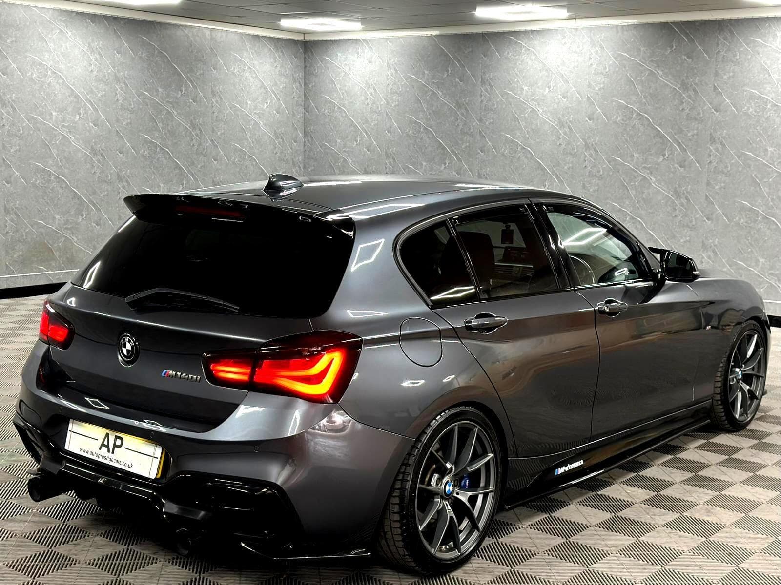 2018 BMW 1 Series - Thumbnail 42