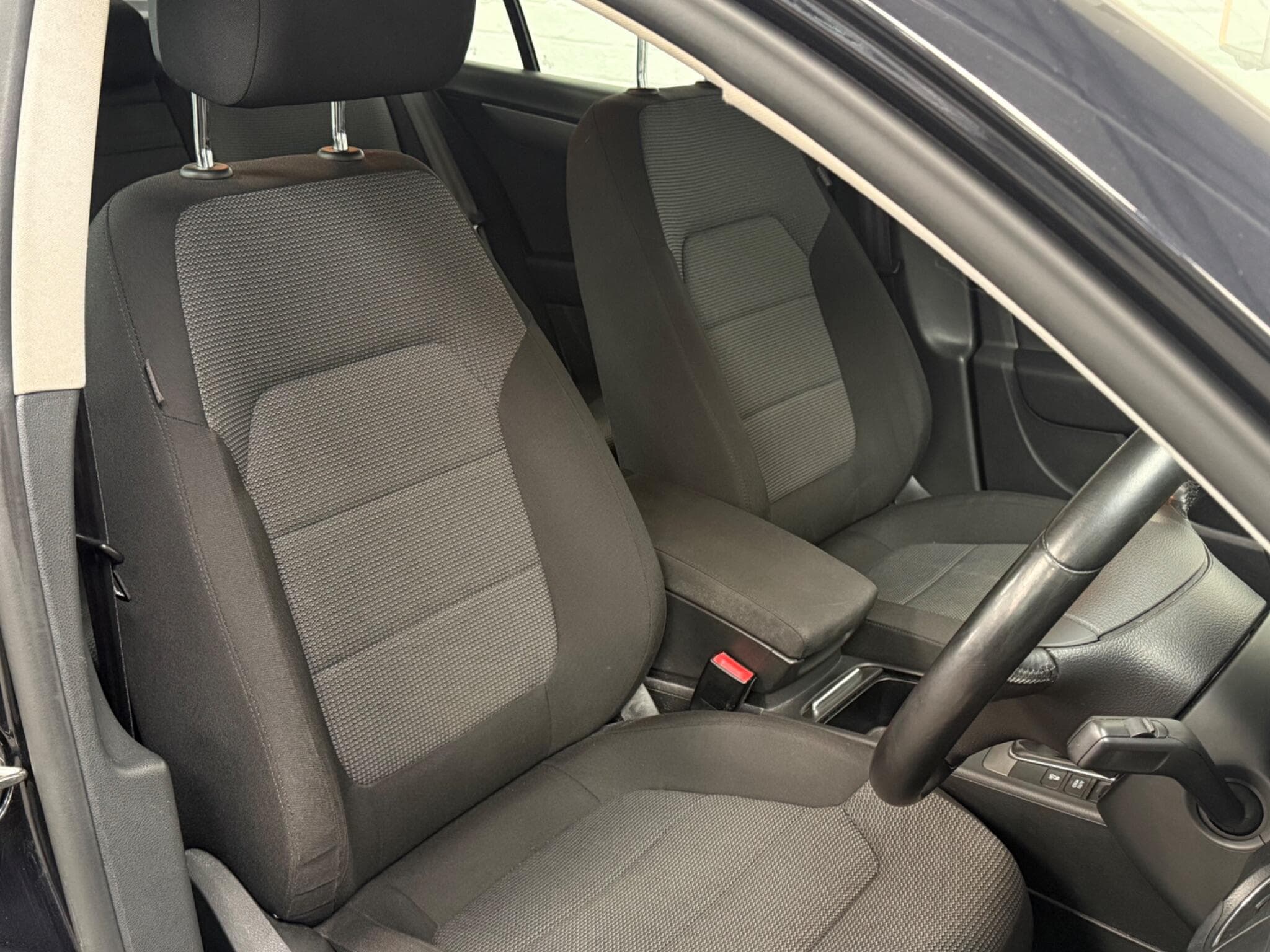 2012 Volkswagen Passat - Thumbnail 30