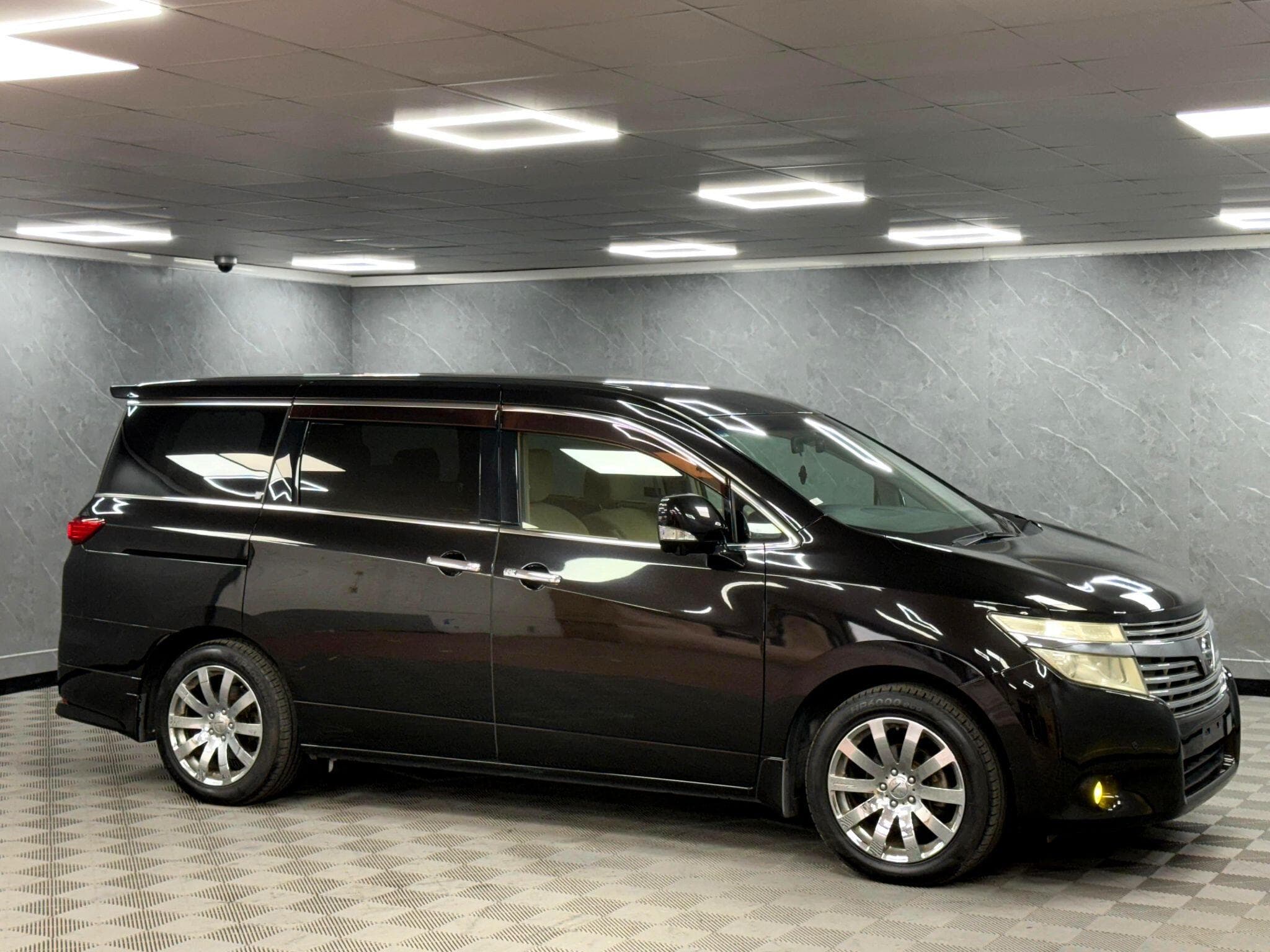 2011 Nissan Elgrand - Thumbnail 19