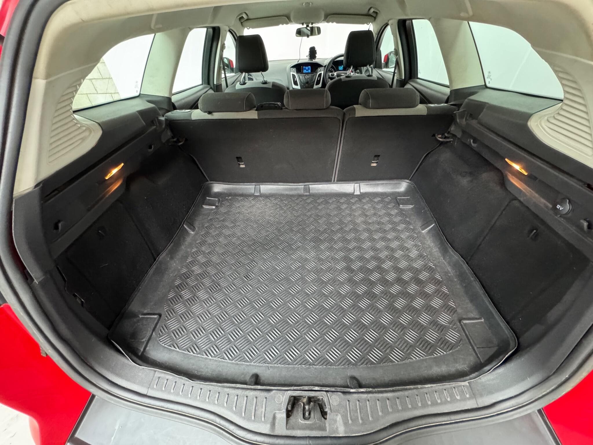 2012 Ford Focus - Thumbnail 23