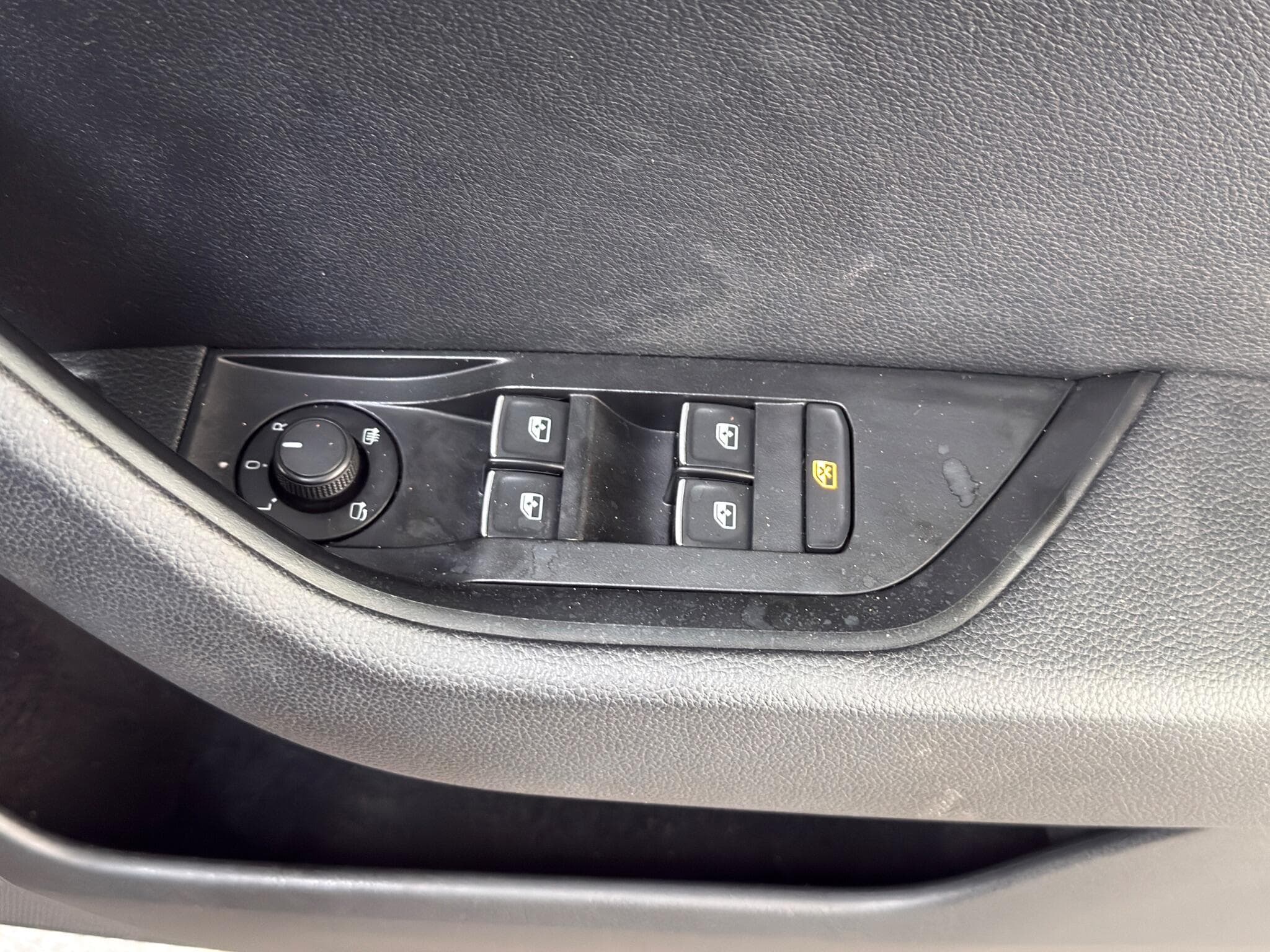 2016 Skoda Superb - Thumbnail 15