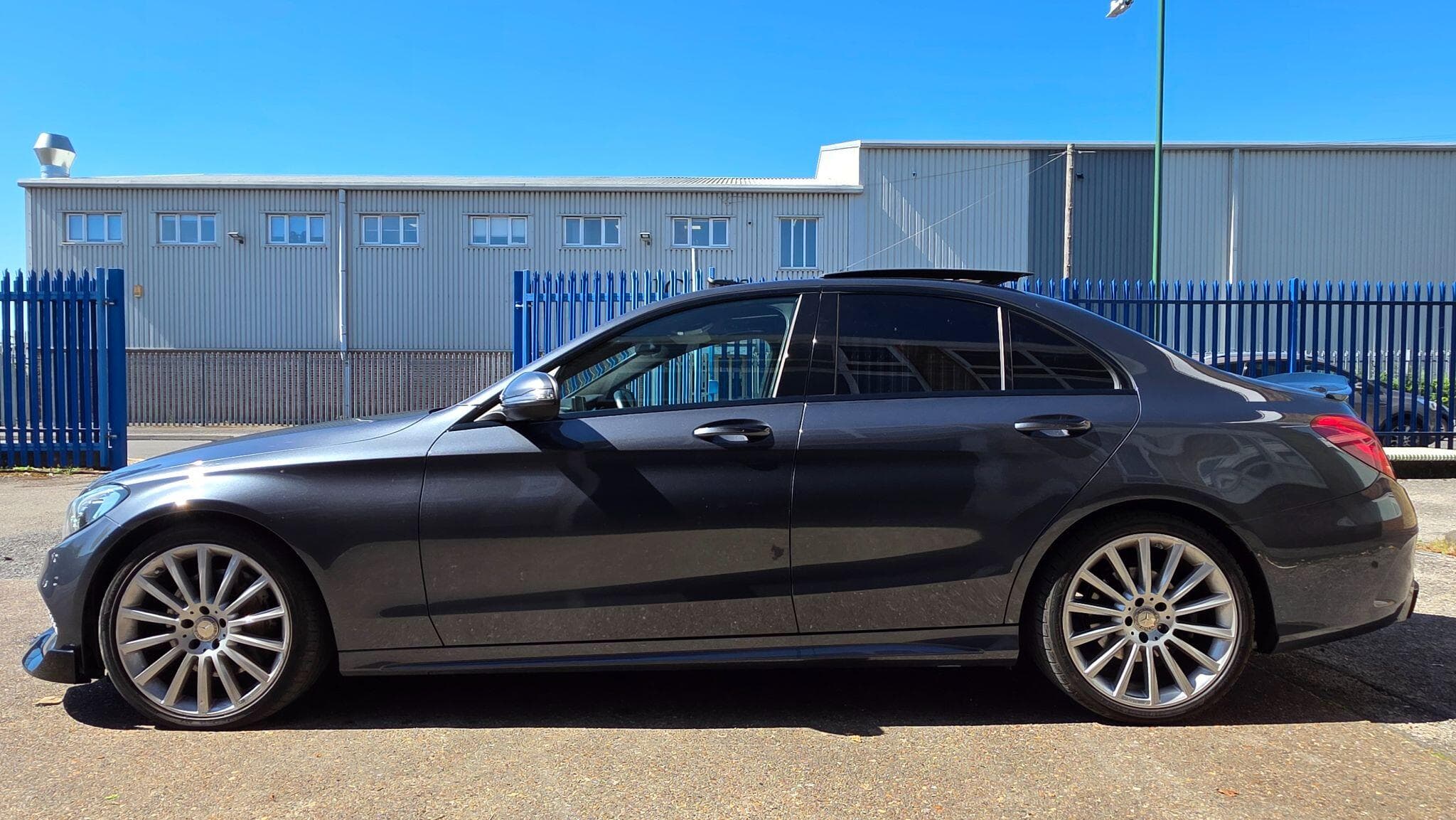 2016 Mercedes-Benz C Class - Thumbnail 4