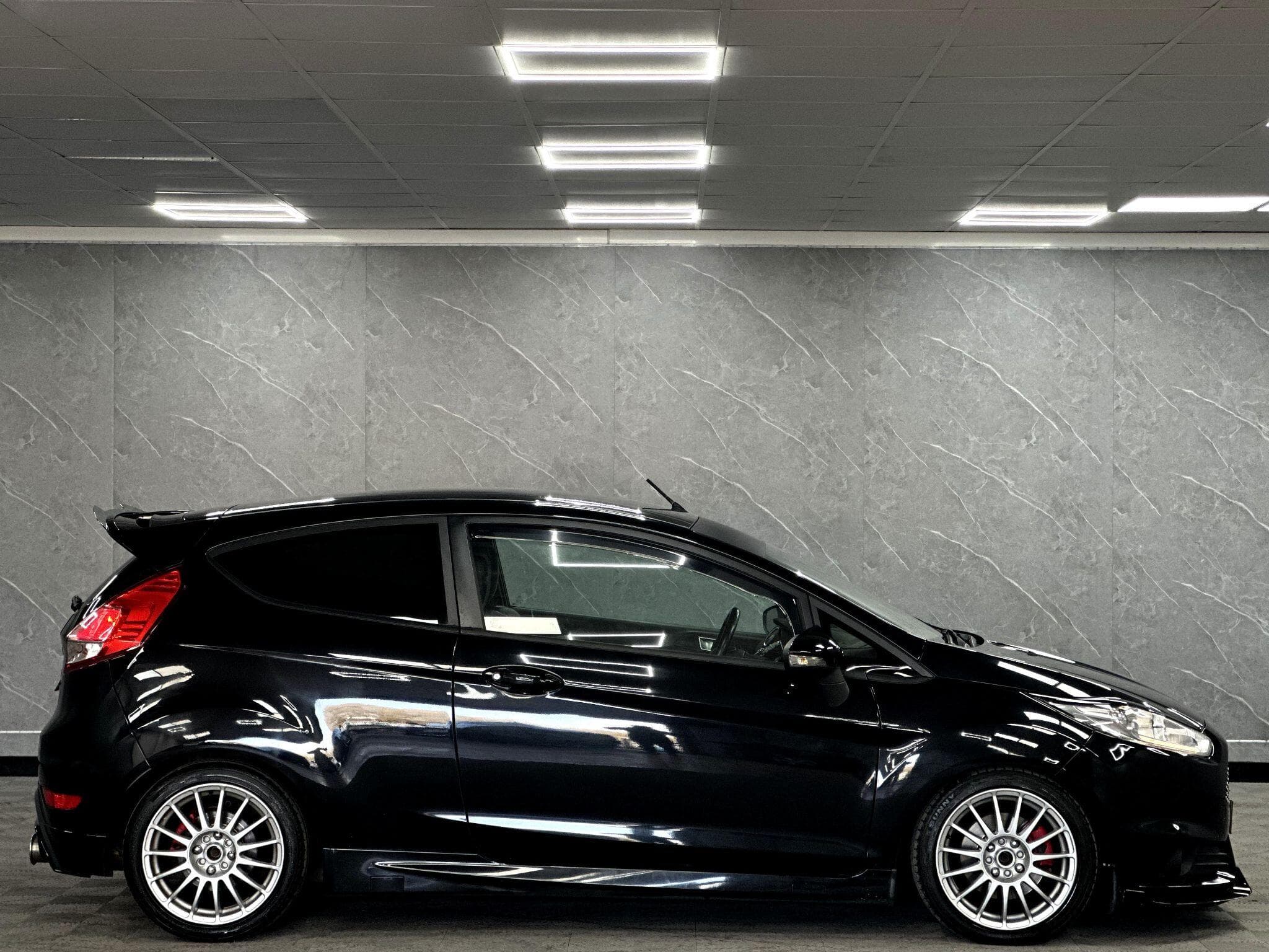 2013 Ford Fiesta - Thumbnail 5