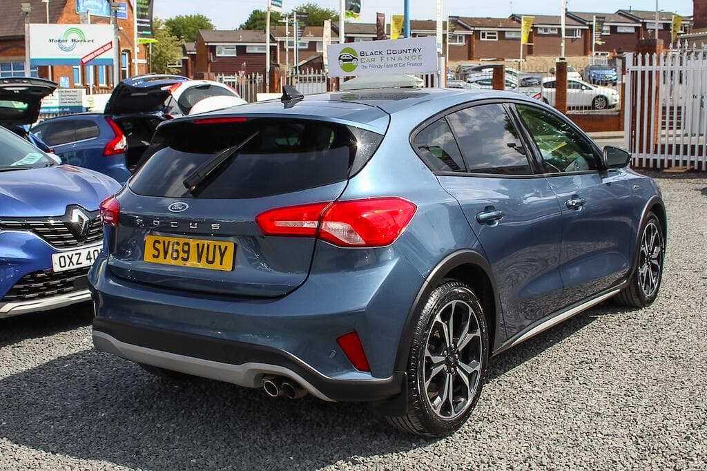2019 Ford Focus - Thumbnail 9