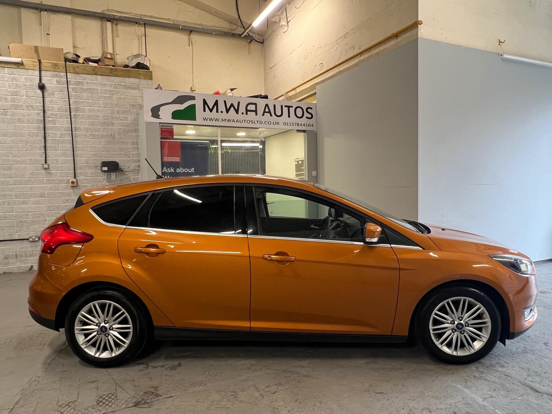 2017 Ford Focus - Thumbnail 8