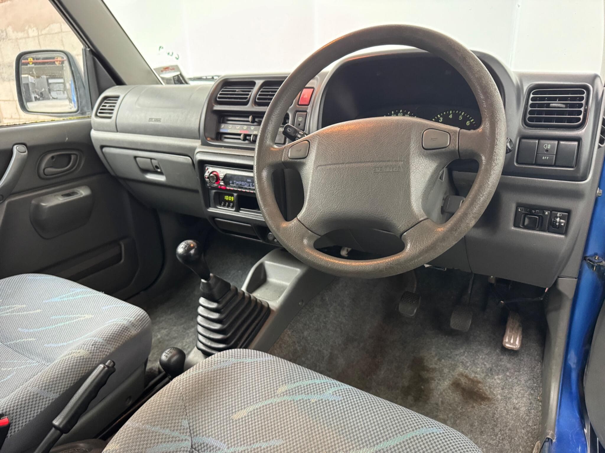 2001 Suzuki Jimny - 3