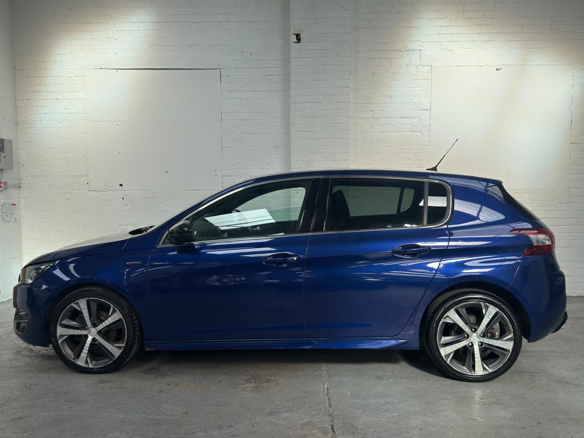 2015 Peugeot 308 - Thumbnail 9