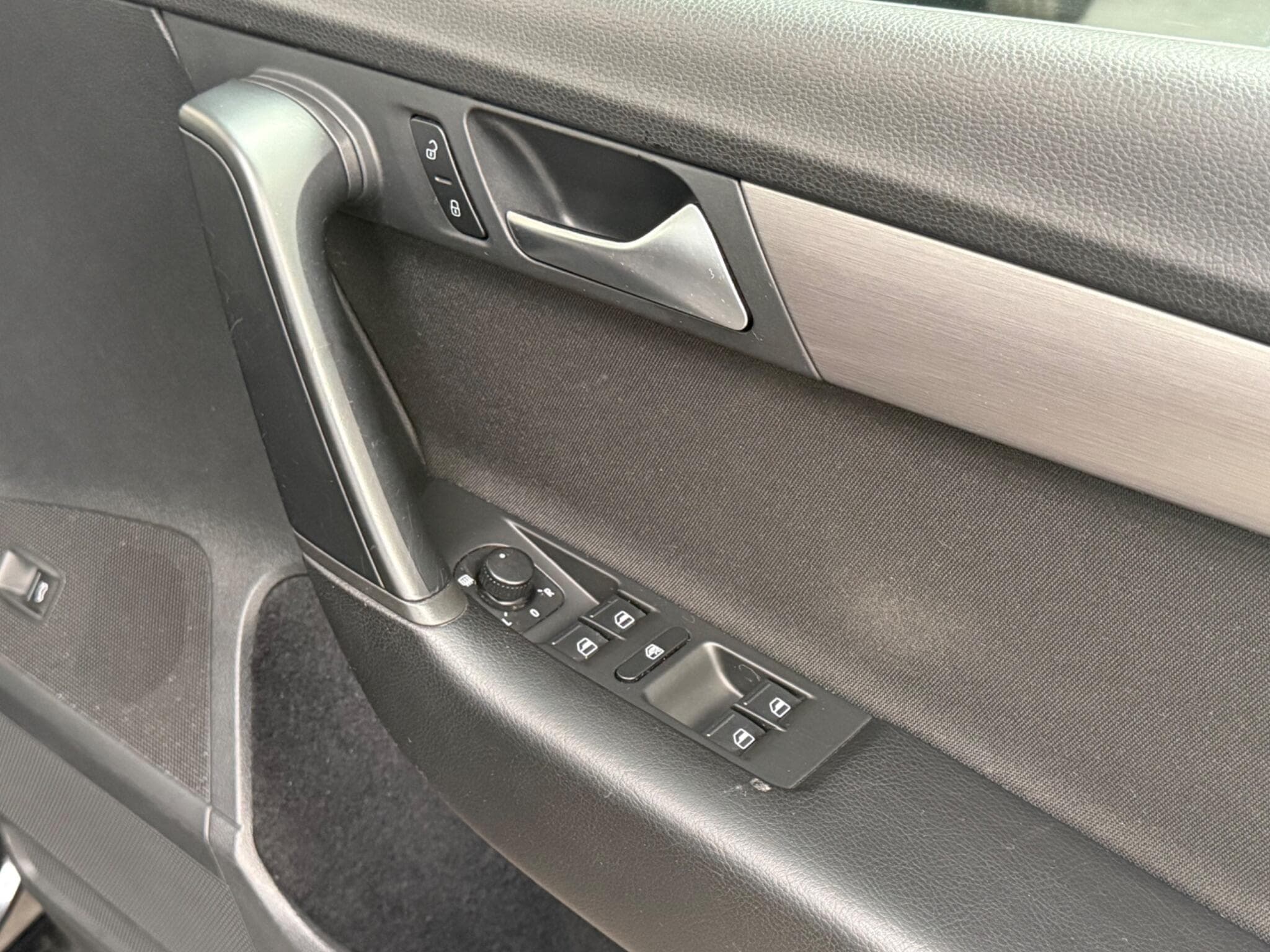 2012 Volkswagen Passat - Thumbnail 15